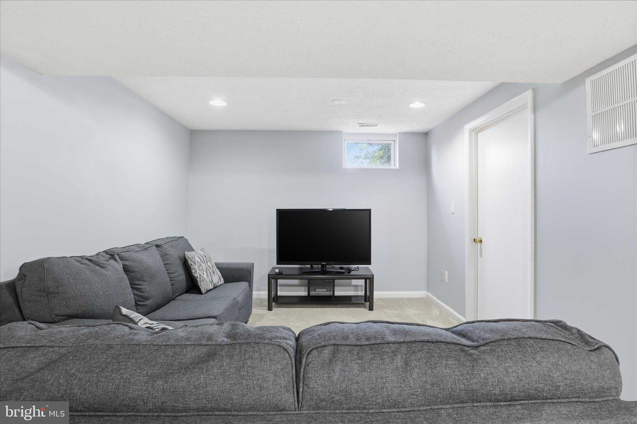 9634 Branchview Ln photo 33