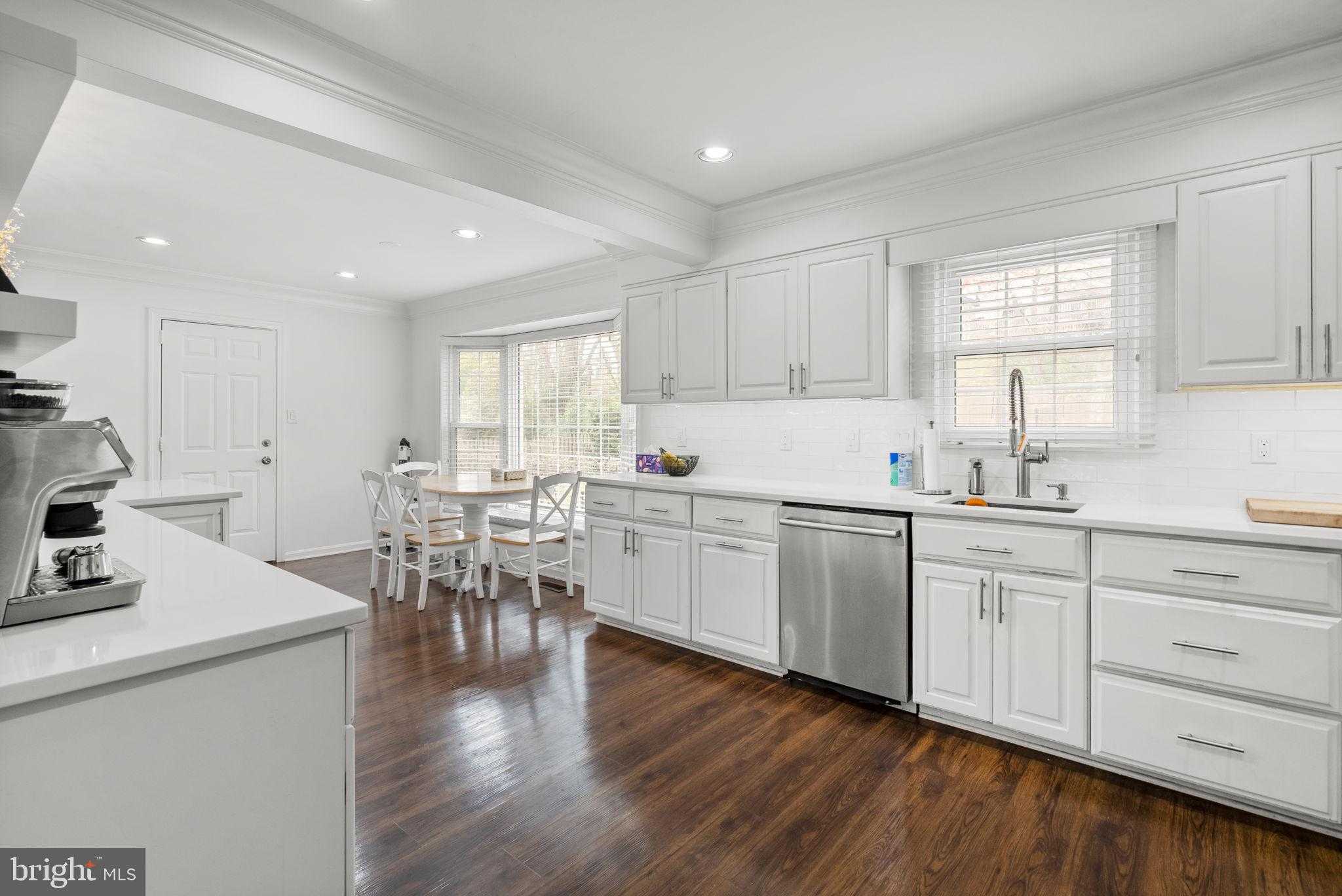 1910 Sunrise Dr photo 6