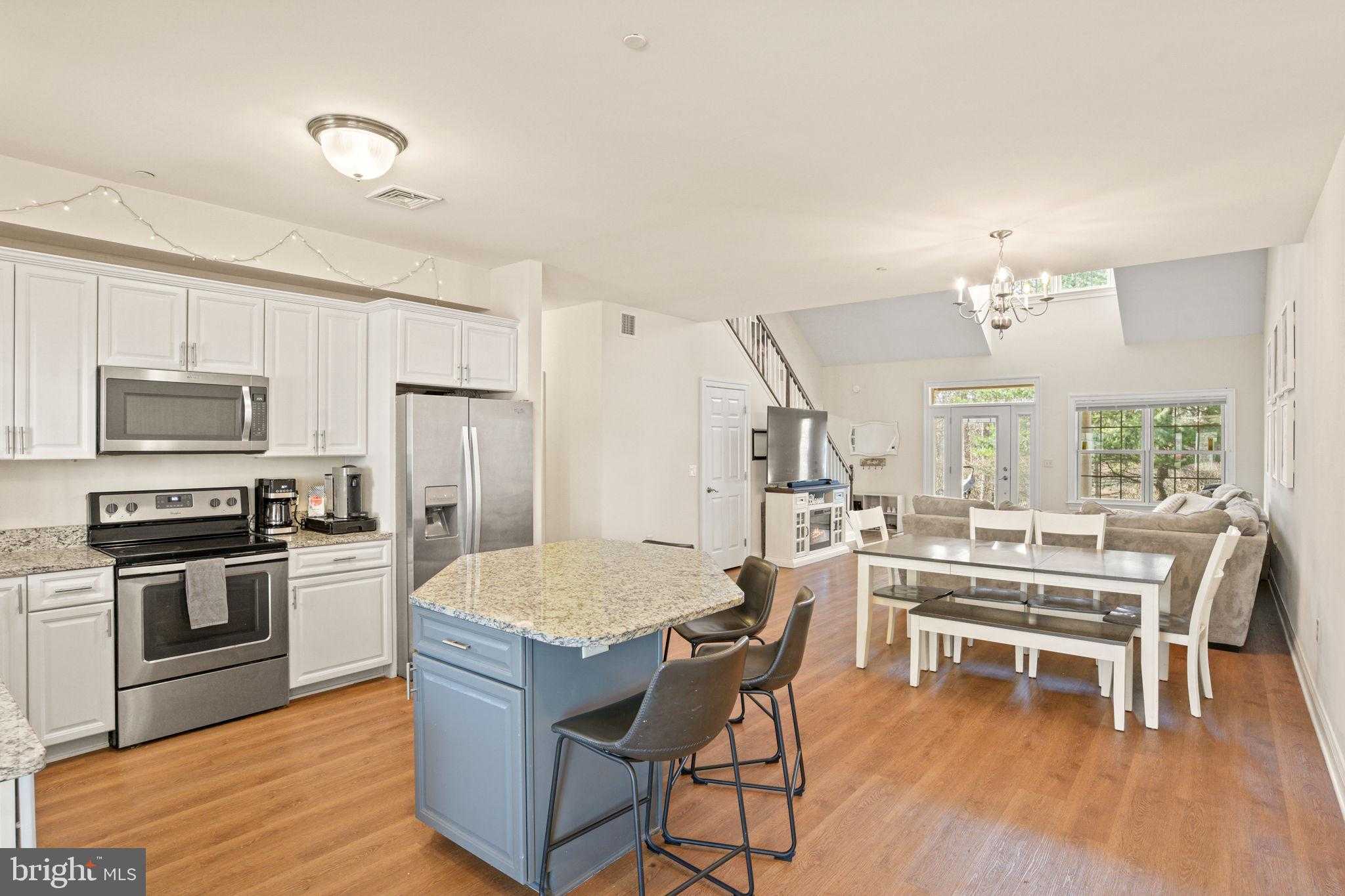 102 High Pointe Dr photo 7