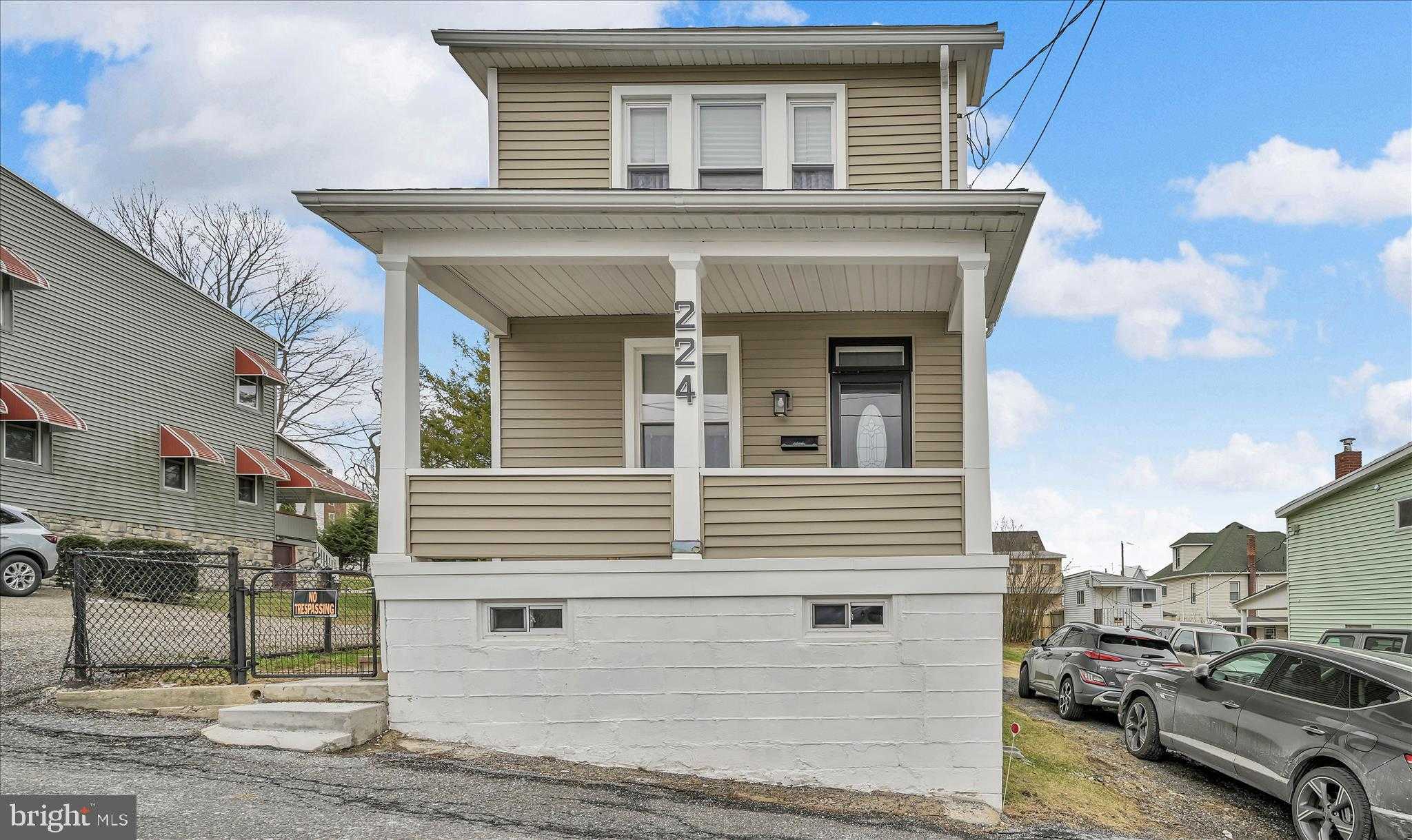 224 Fisher Ave photo 3