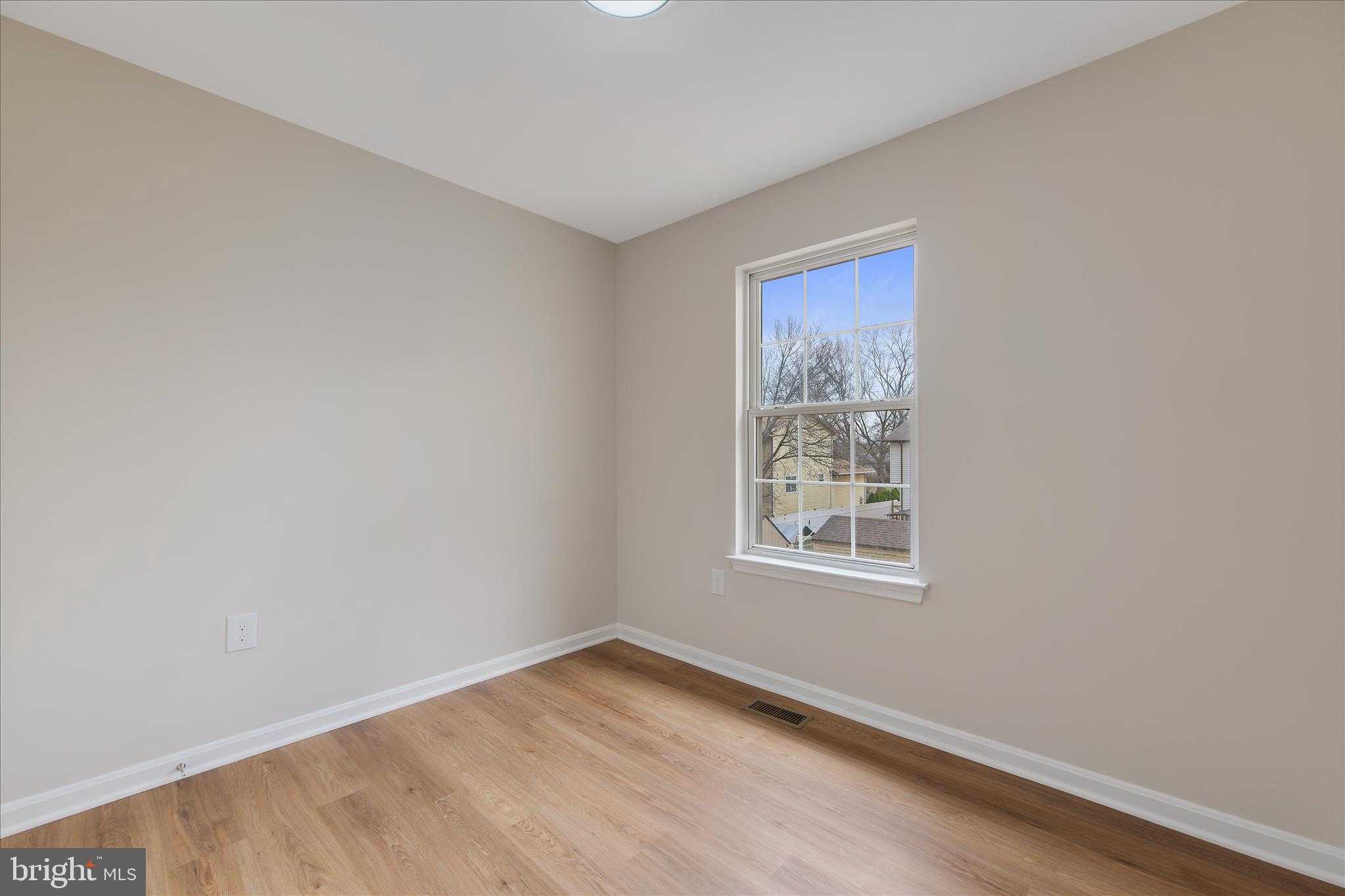 3209 W Glenreed CT photo 21