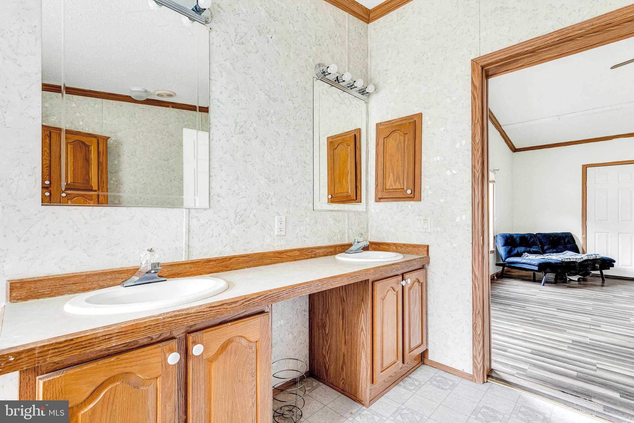 14 Knights Dr photo 22