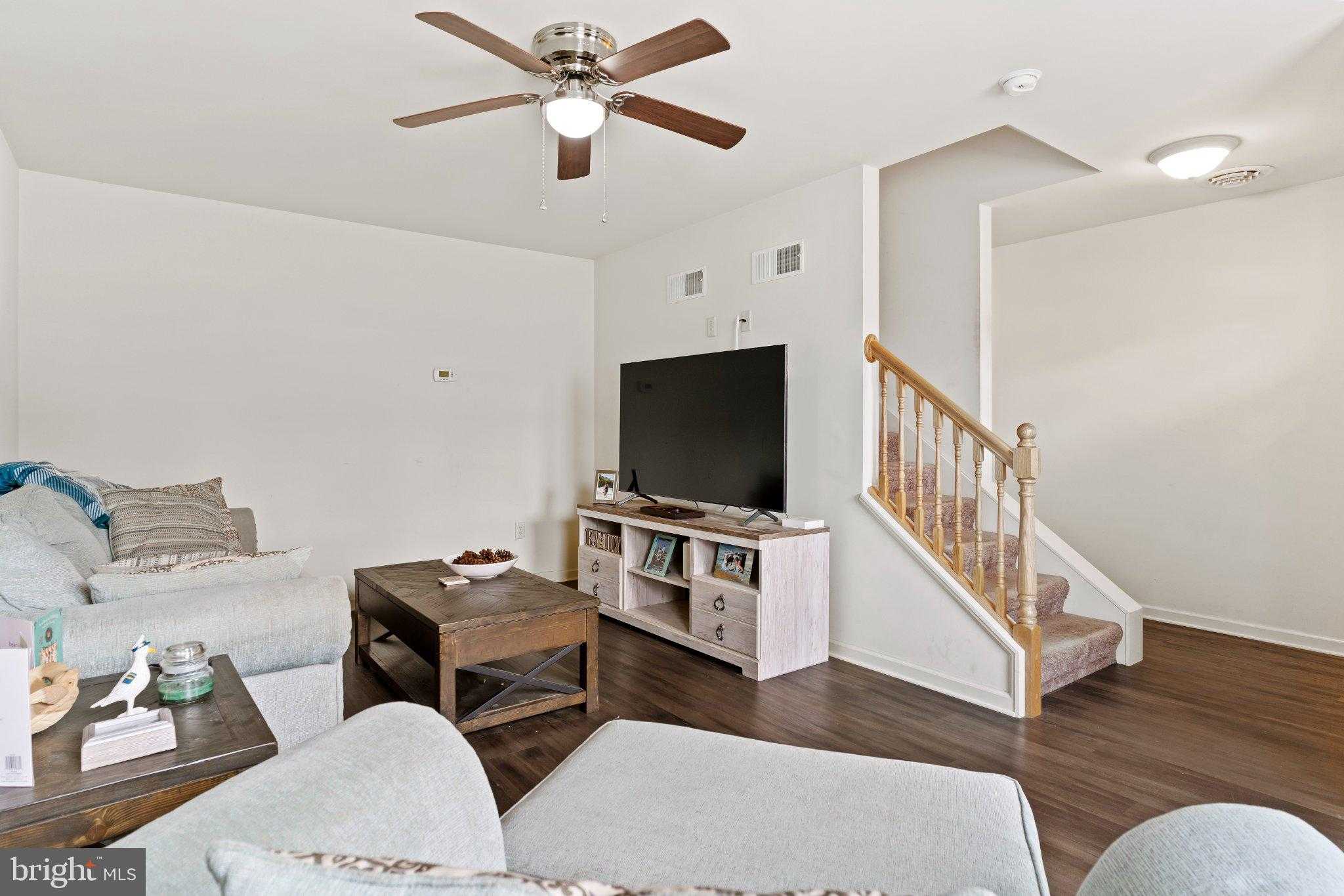 25 Parkview Dr photo 8