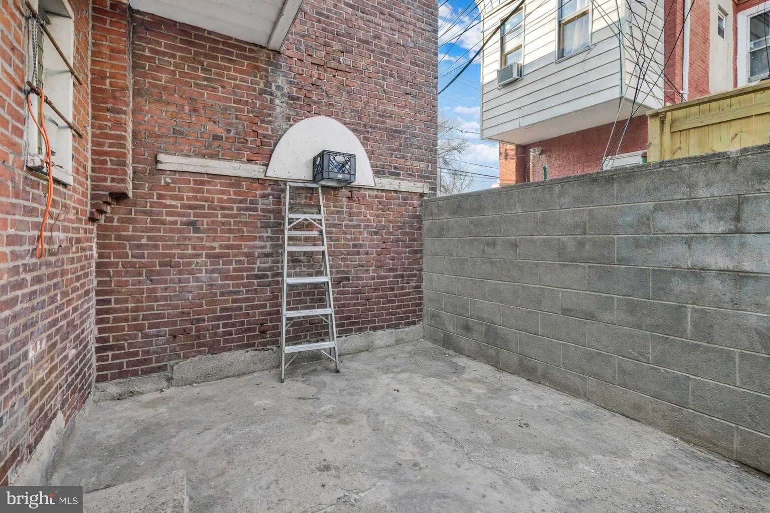 2076 E Stella St photo 15