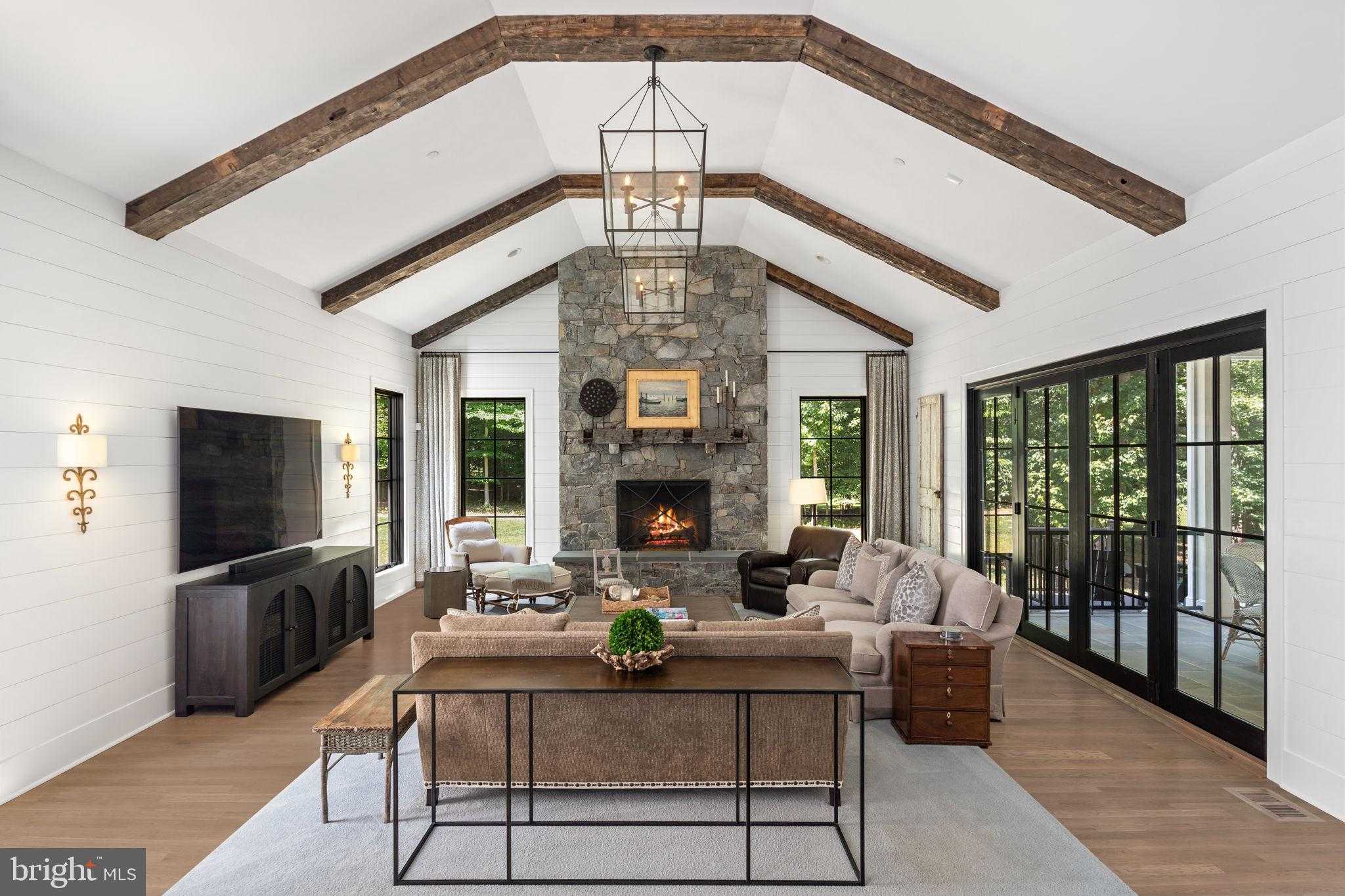 8512 Horseshoe Ln photo 8