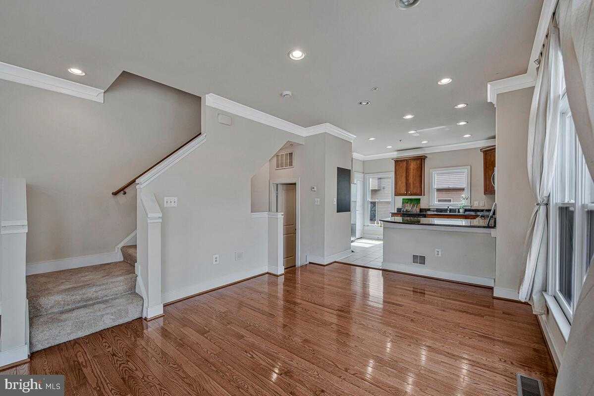 5701 44th Ave photo 20