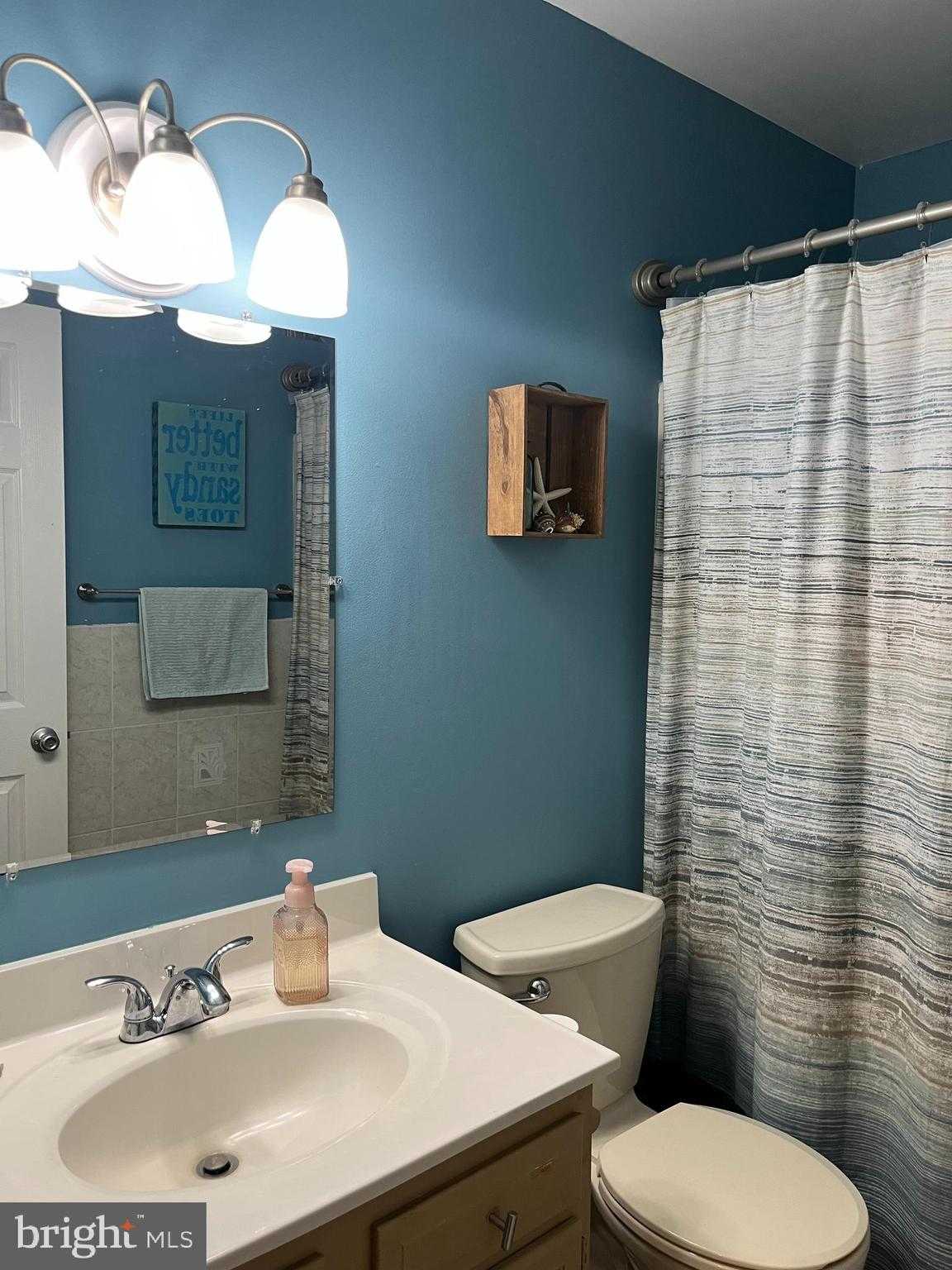 300 Beverley Pl photo 38