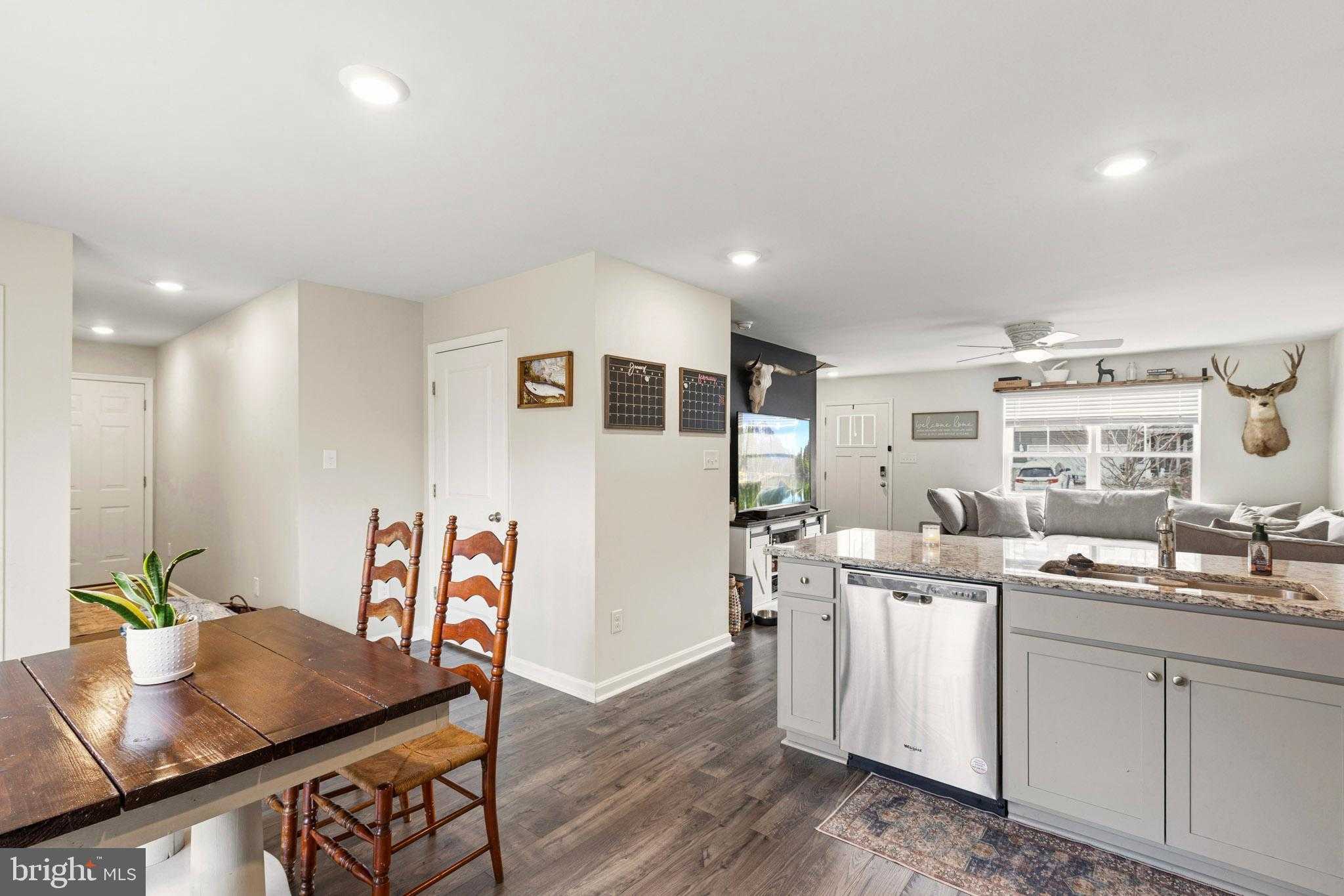 18049 Jackson Dr photo 7