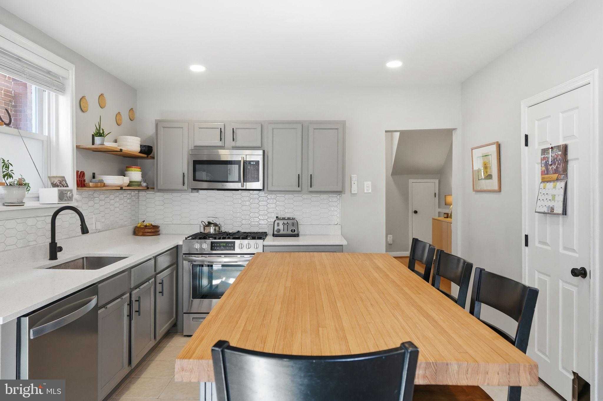 244 E Sydney St photo 12