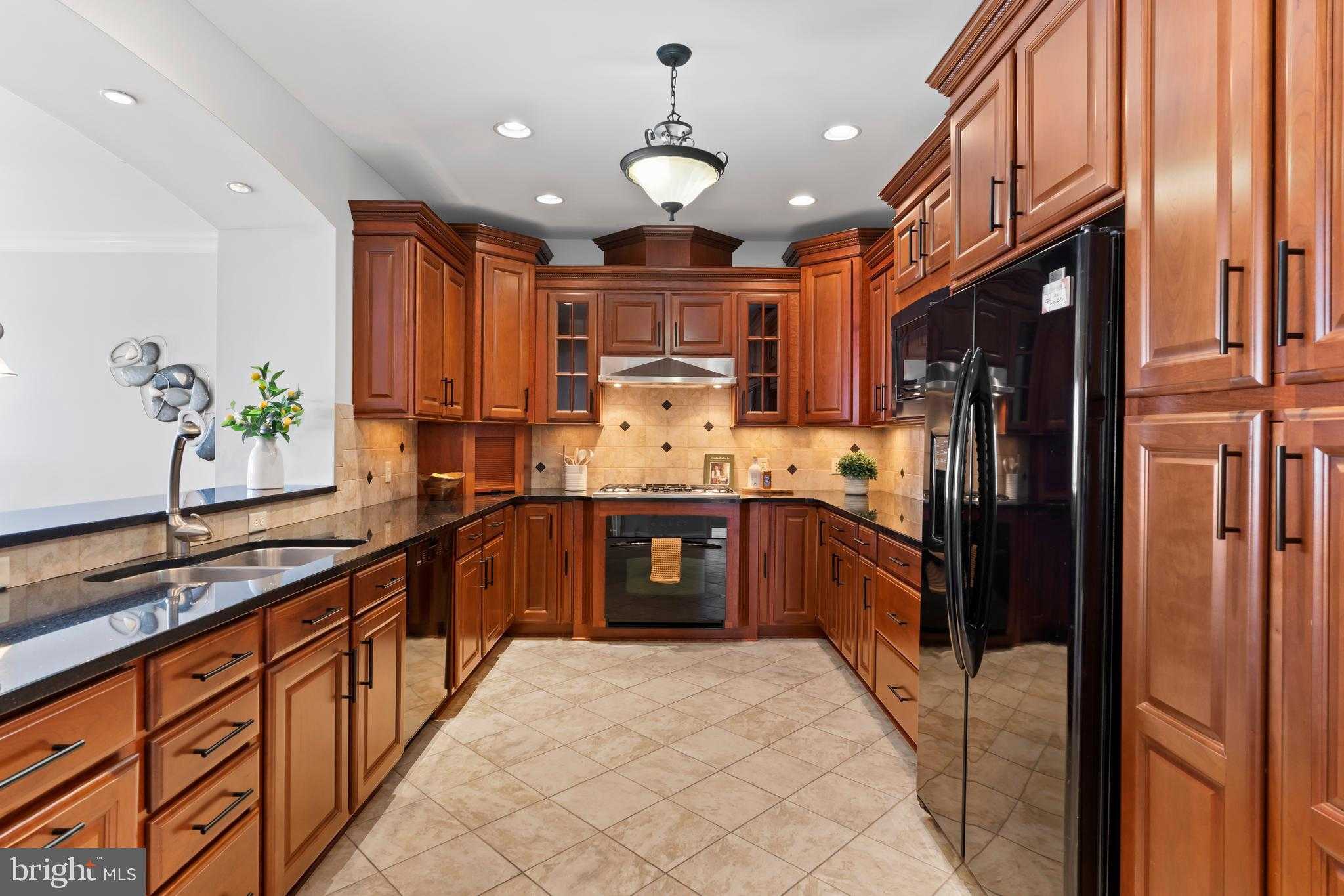 10 N Front St Apt 201 photo 14