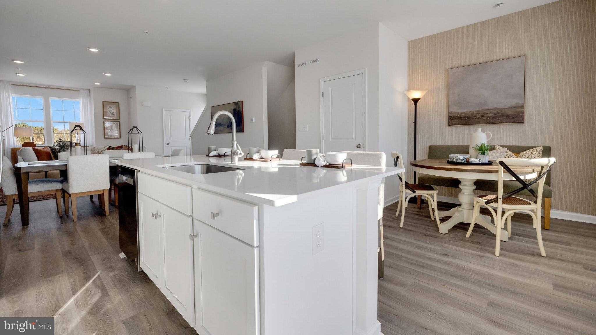 201 Independence Ct photo 11