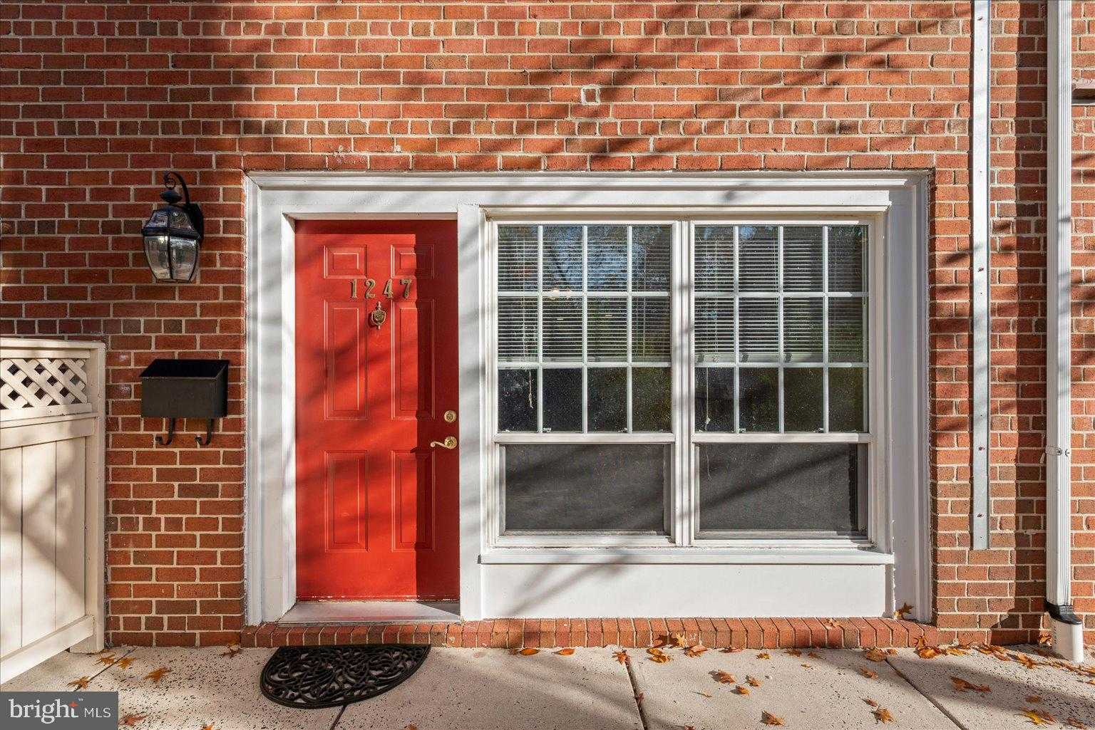 1247 N Van Dorn St photo 2