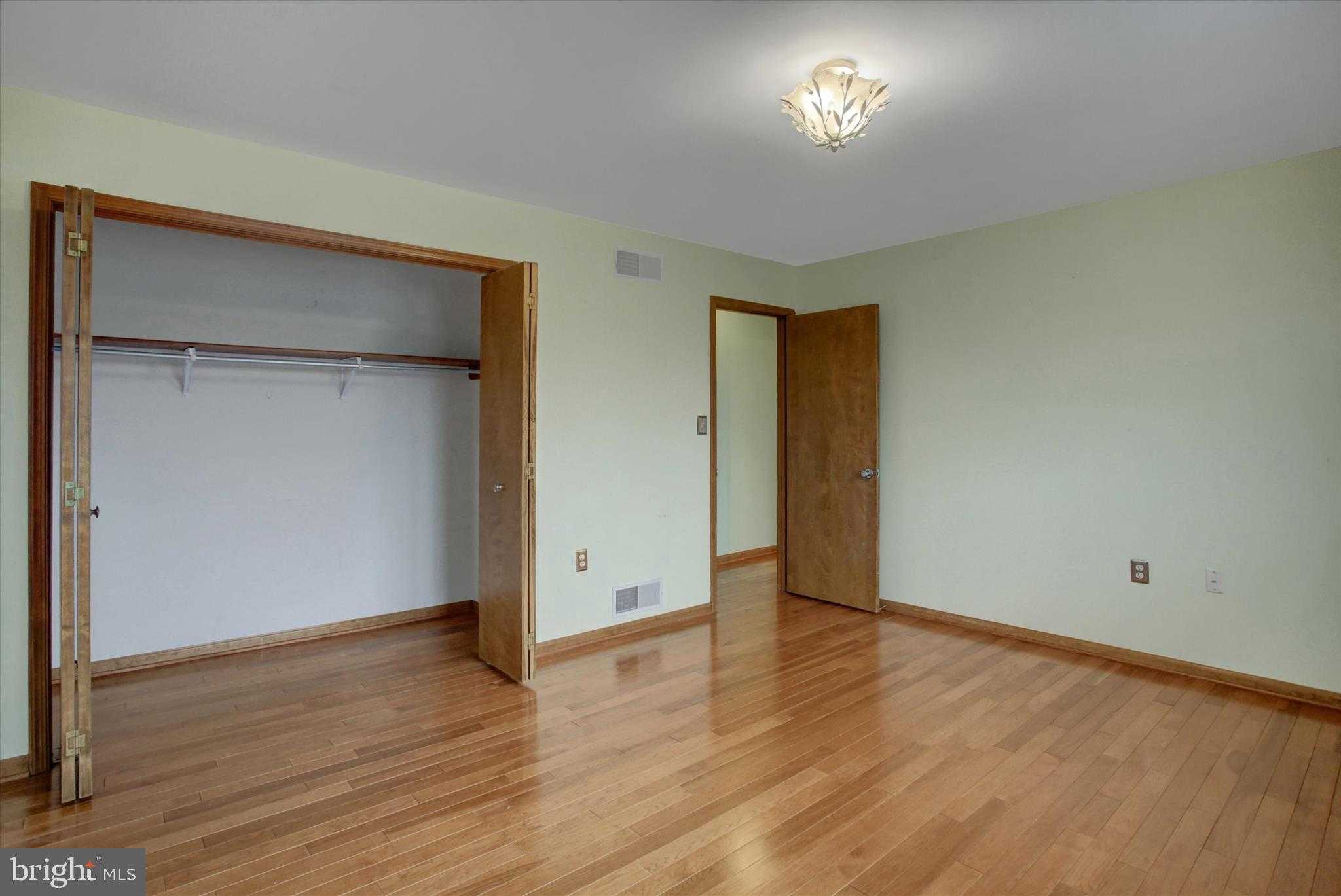 19 Obsidian Dr photo 37