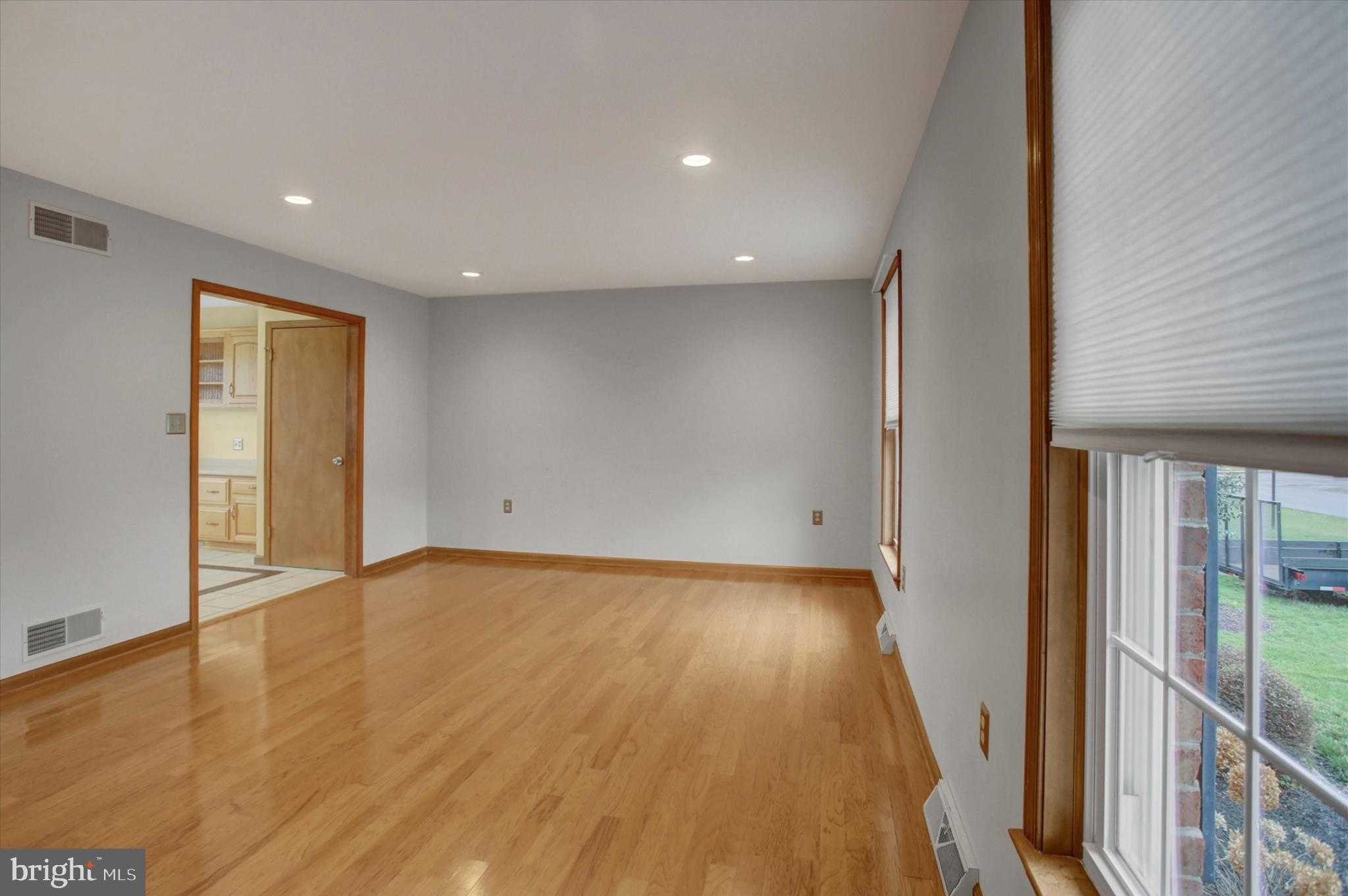 19 Obsidian Dr photo 7