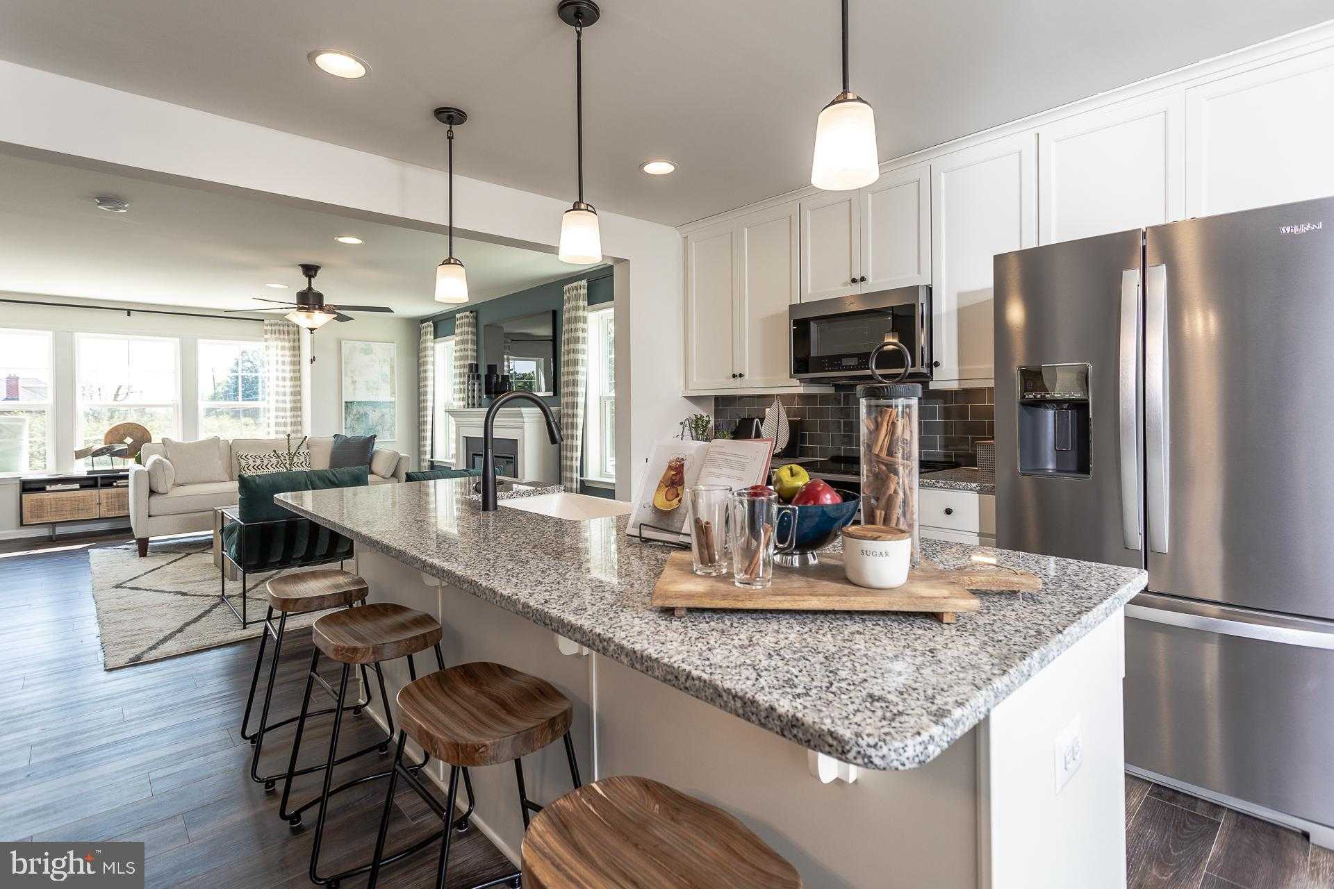 153 Bolingbroke Way photo 3