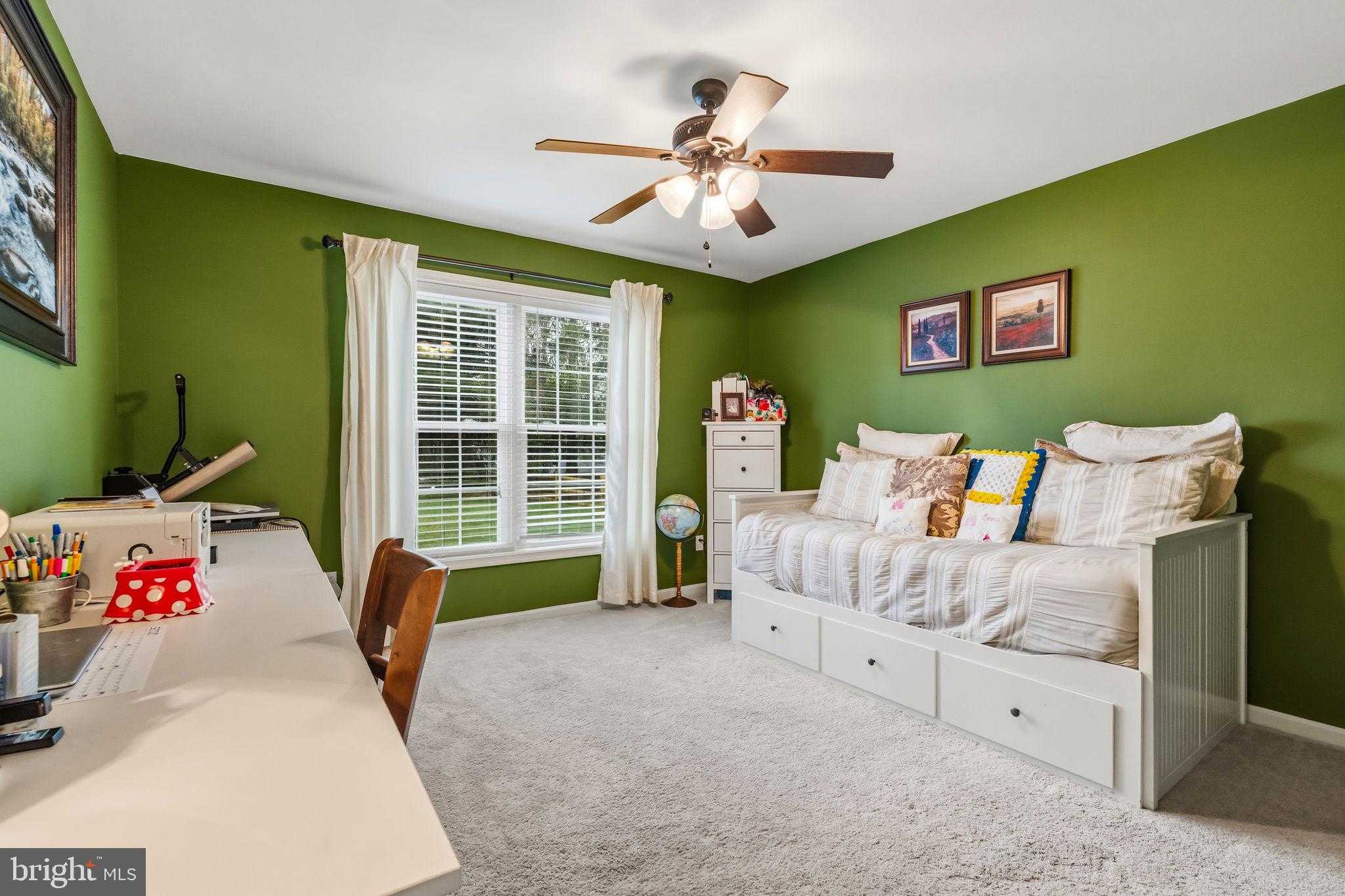 370 Redbud Dr photo 11