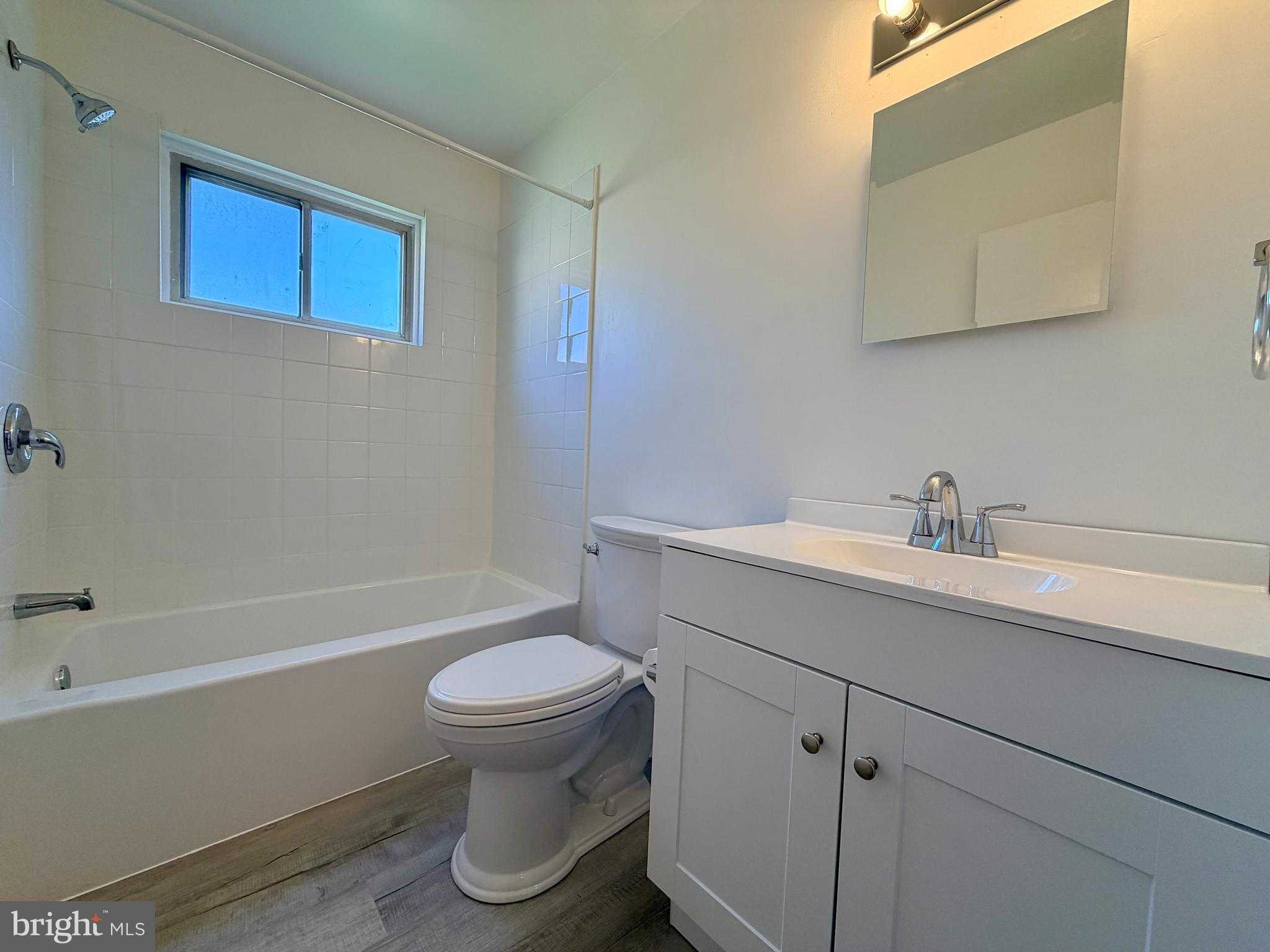 335 E Lancaster Ave Unit B14 photo 12