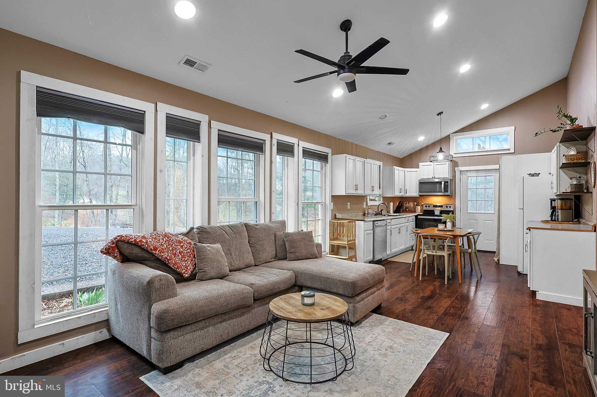 2641 Hickory Corner Rd photo 5