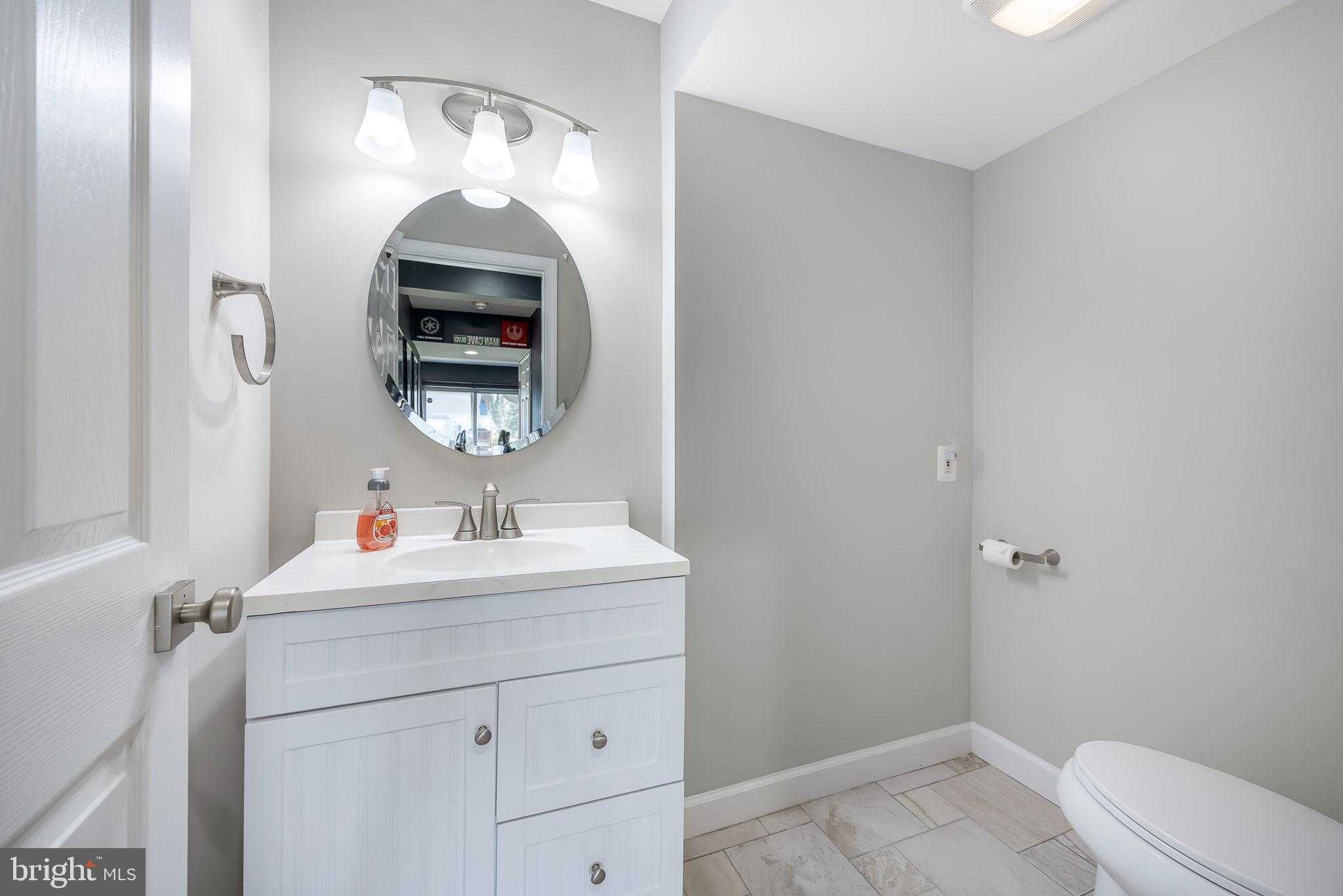 202 Leeds CT E photo 20