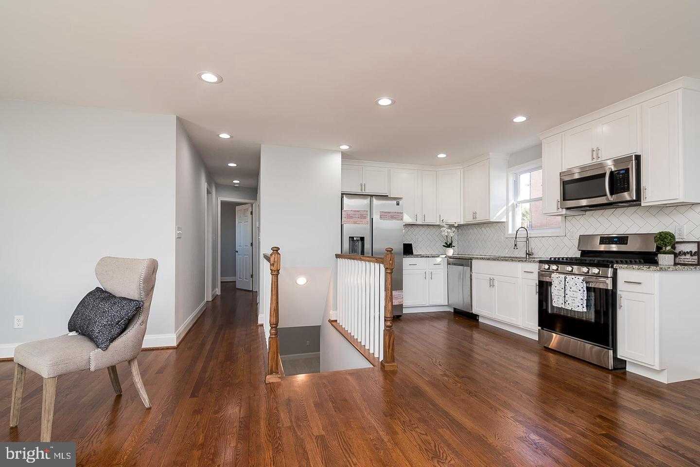 4706 Heath St photo 7