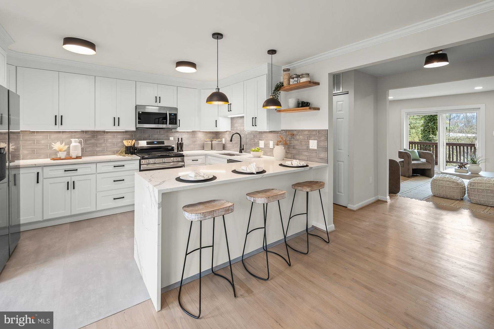 1652 Wainwright Dr photo 2