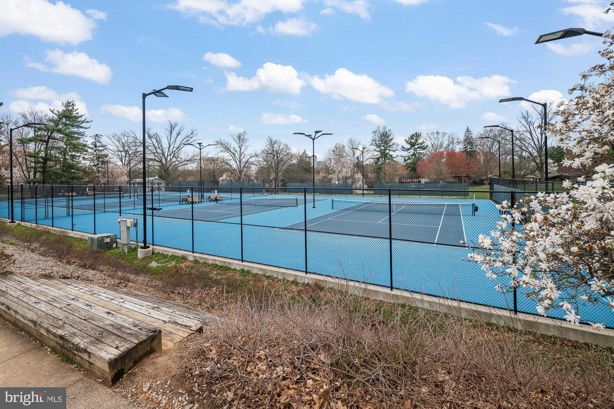 1652 Wainwright Dr photo 43