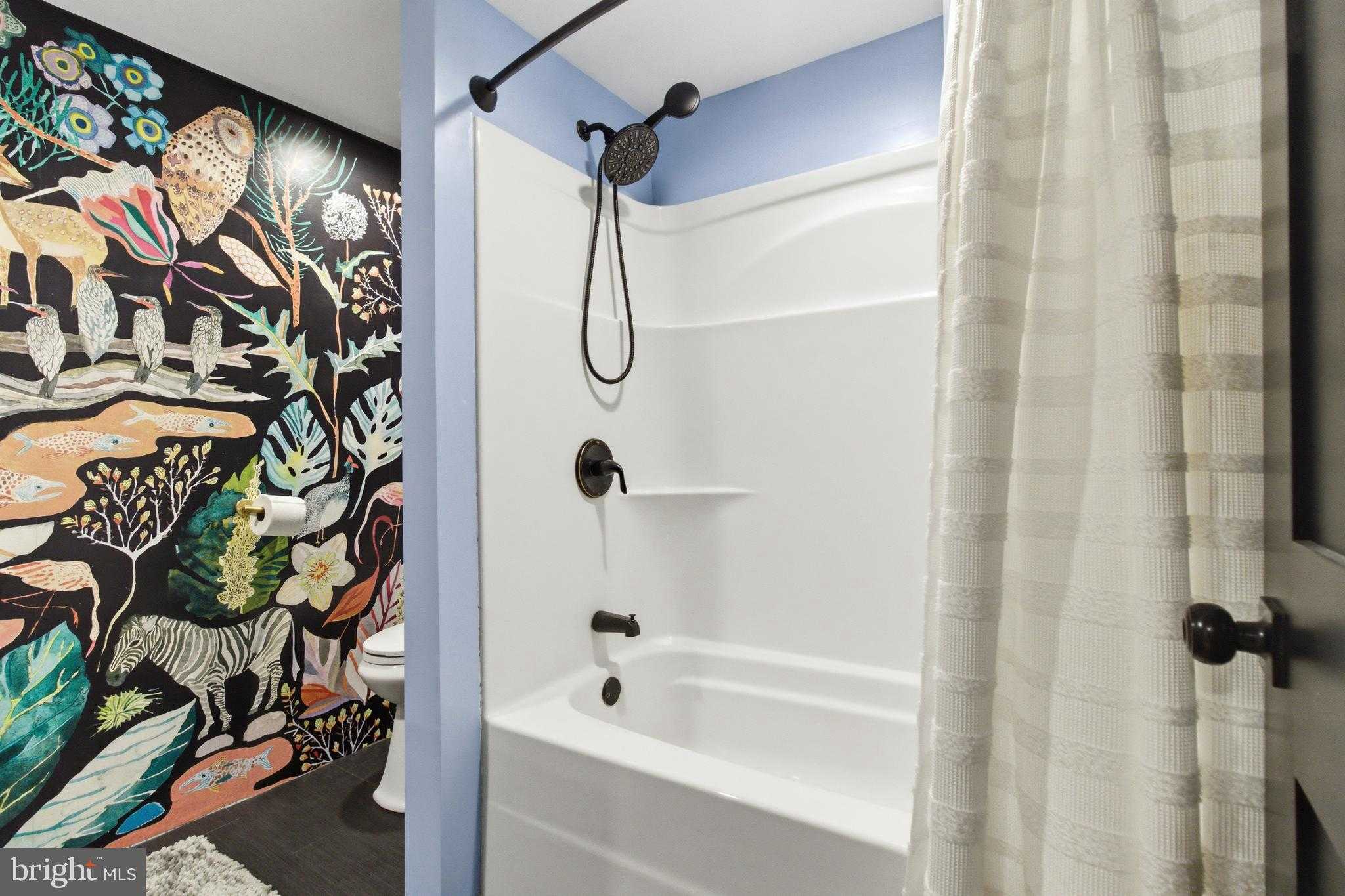 336 E Main St photo 20