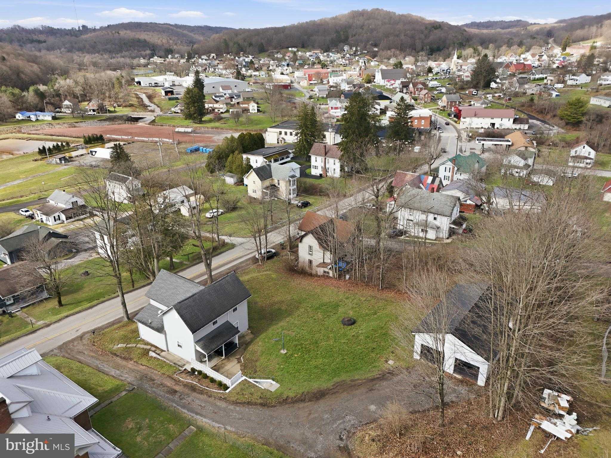 336 E Main St photo 31