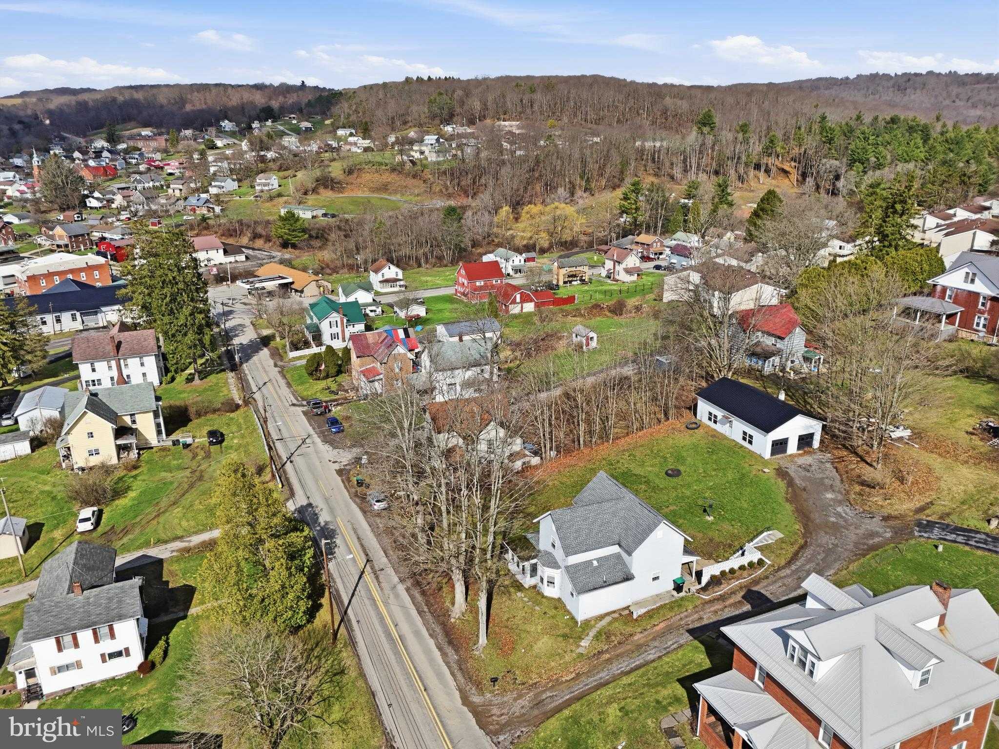 336 E Main St photo 32