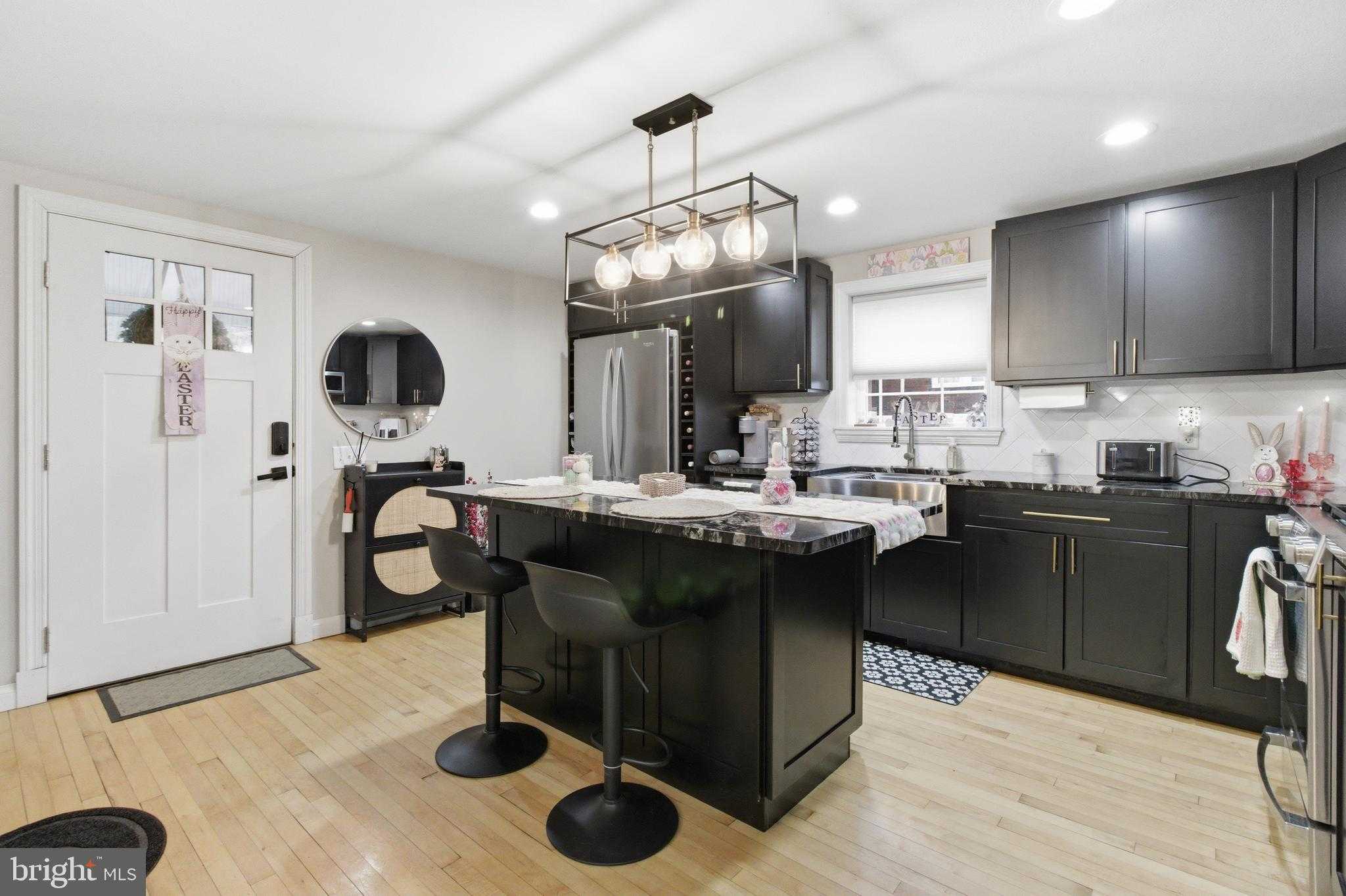 336 E Main St photo 8