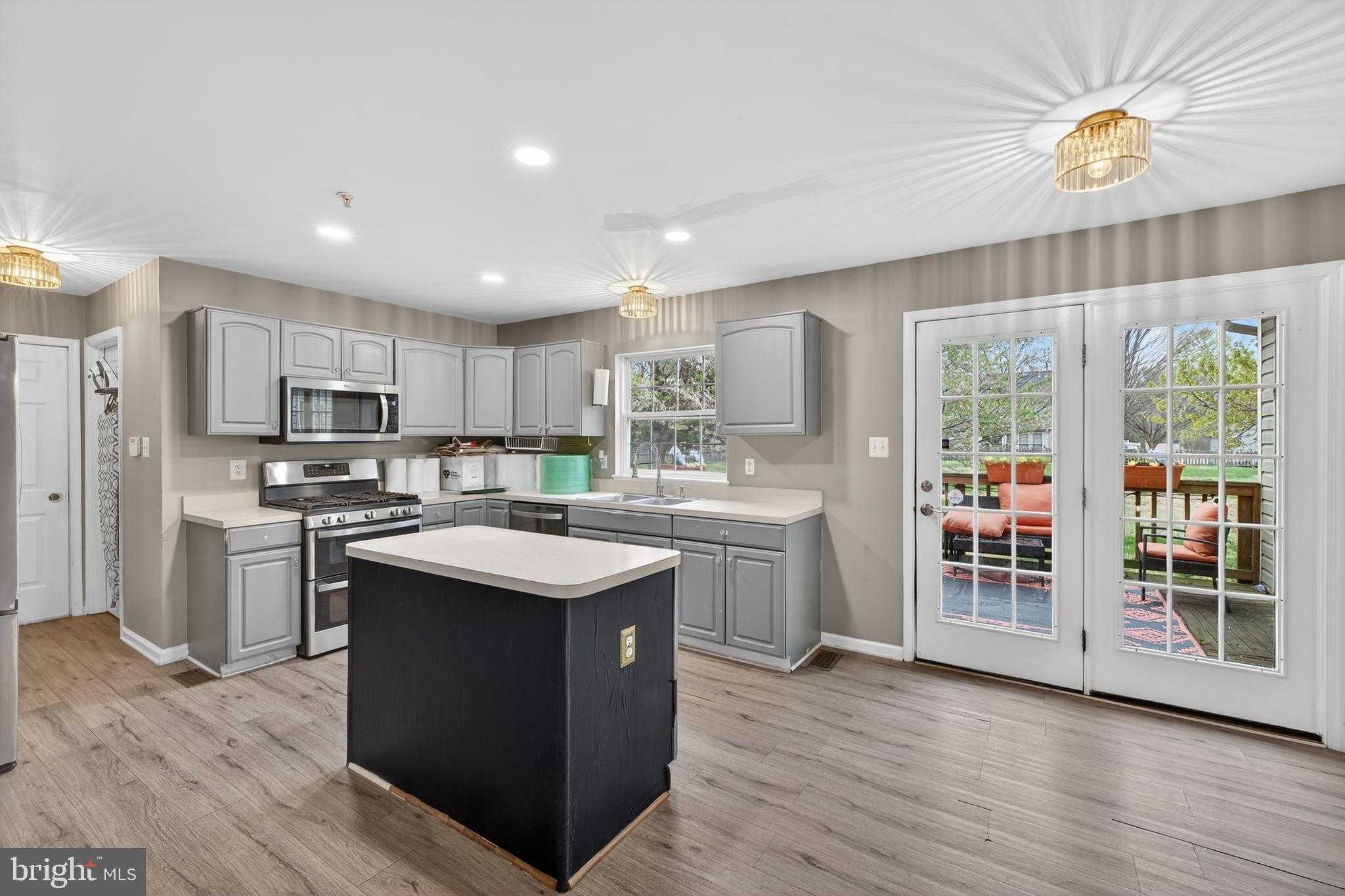 1115 Danbury Dr photo 13