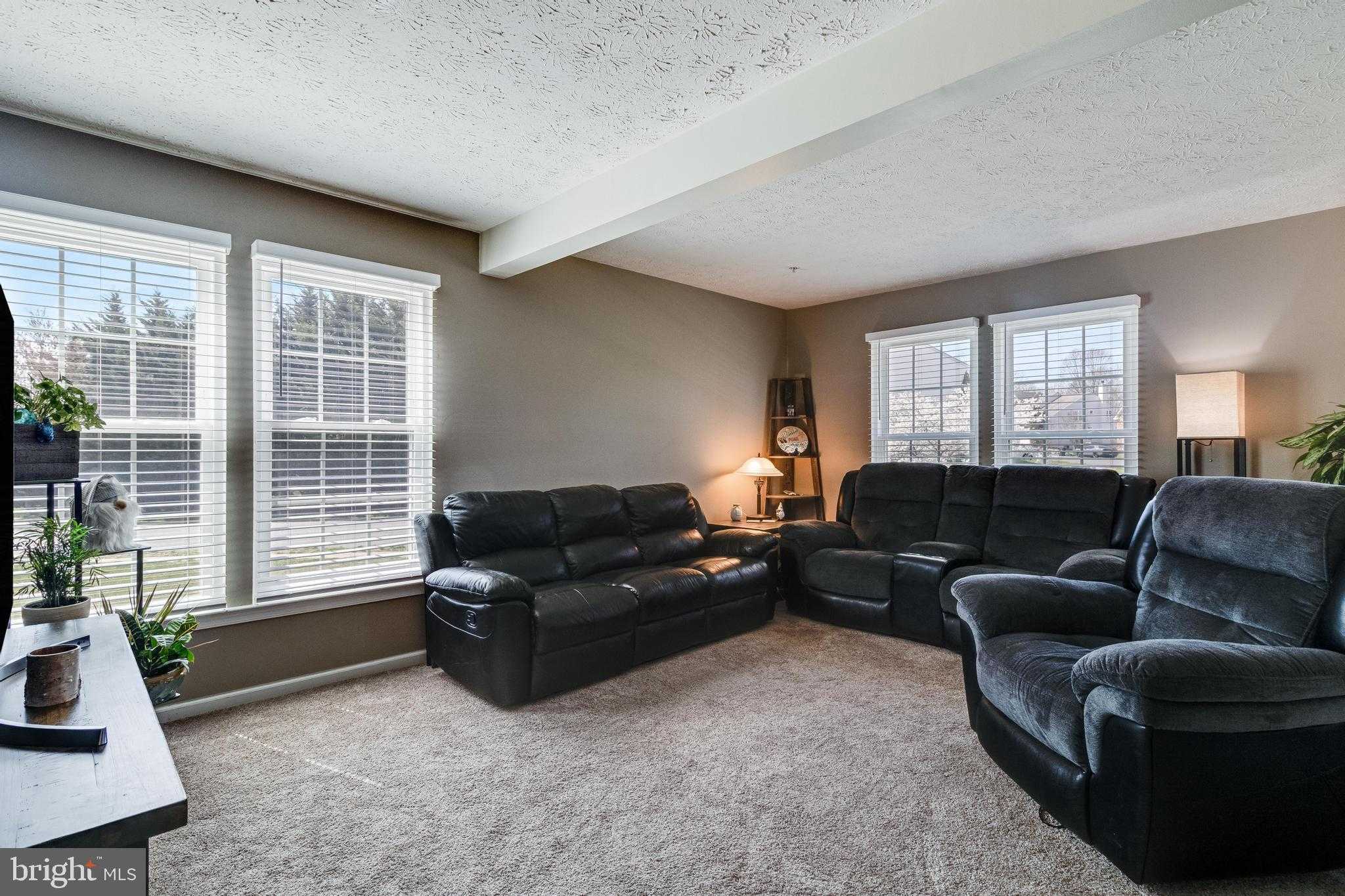 2401 Green Leaf Ter photo 5