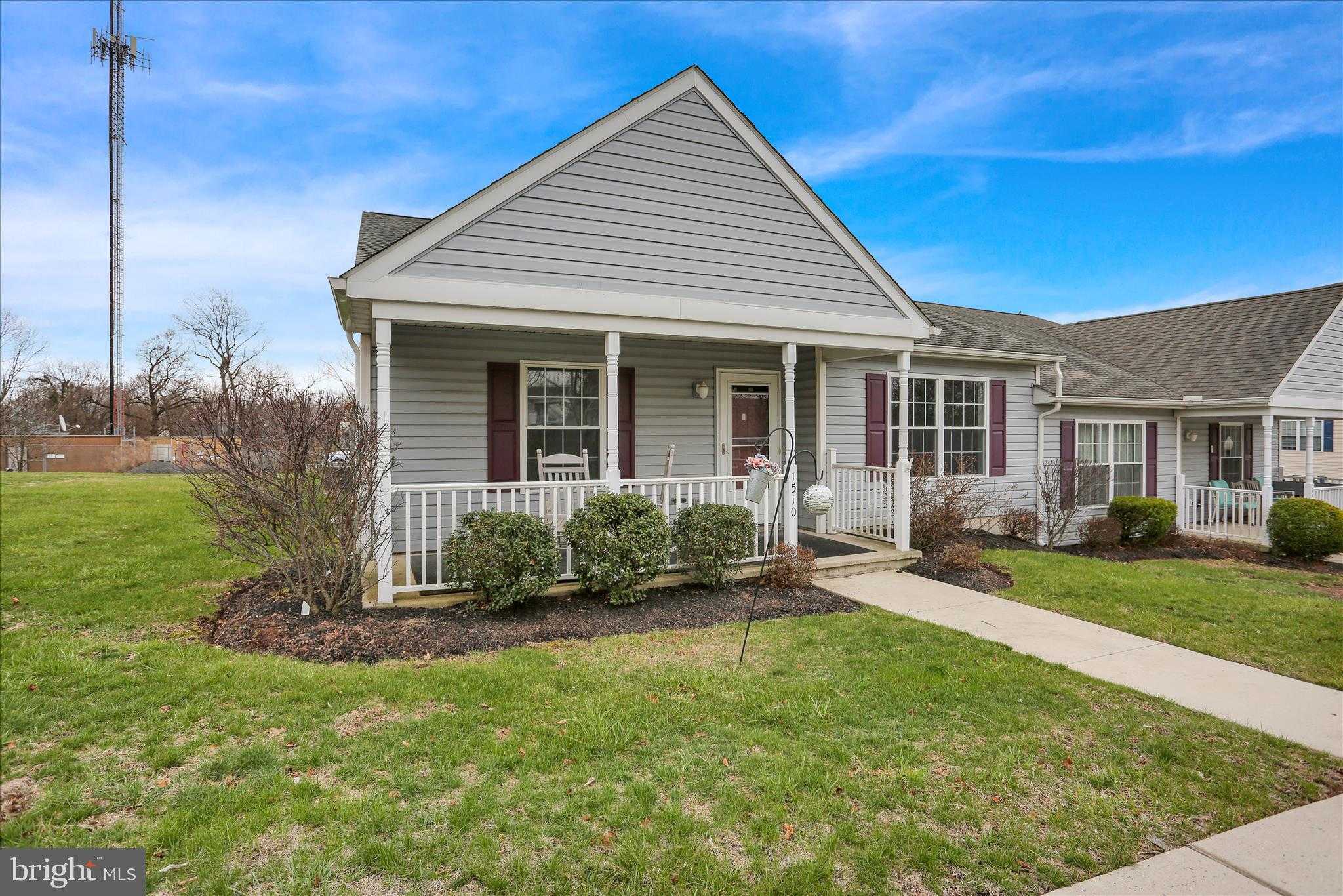 1510 Glasgow St photo 3