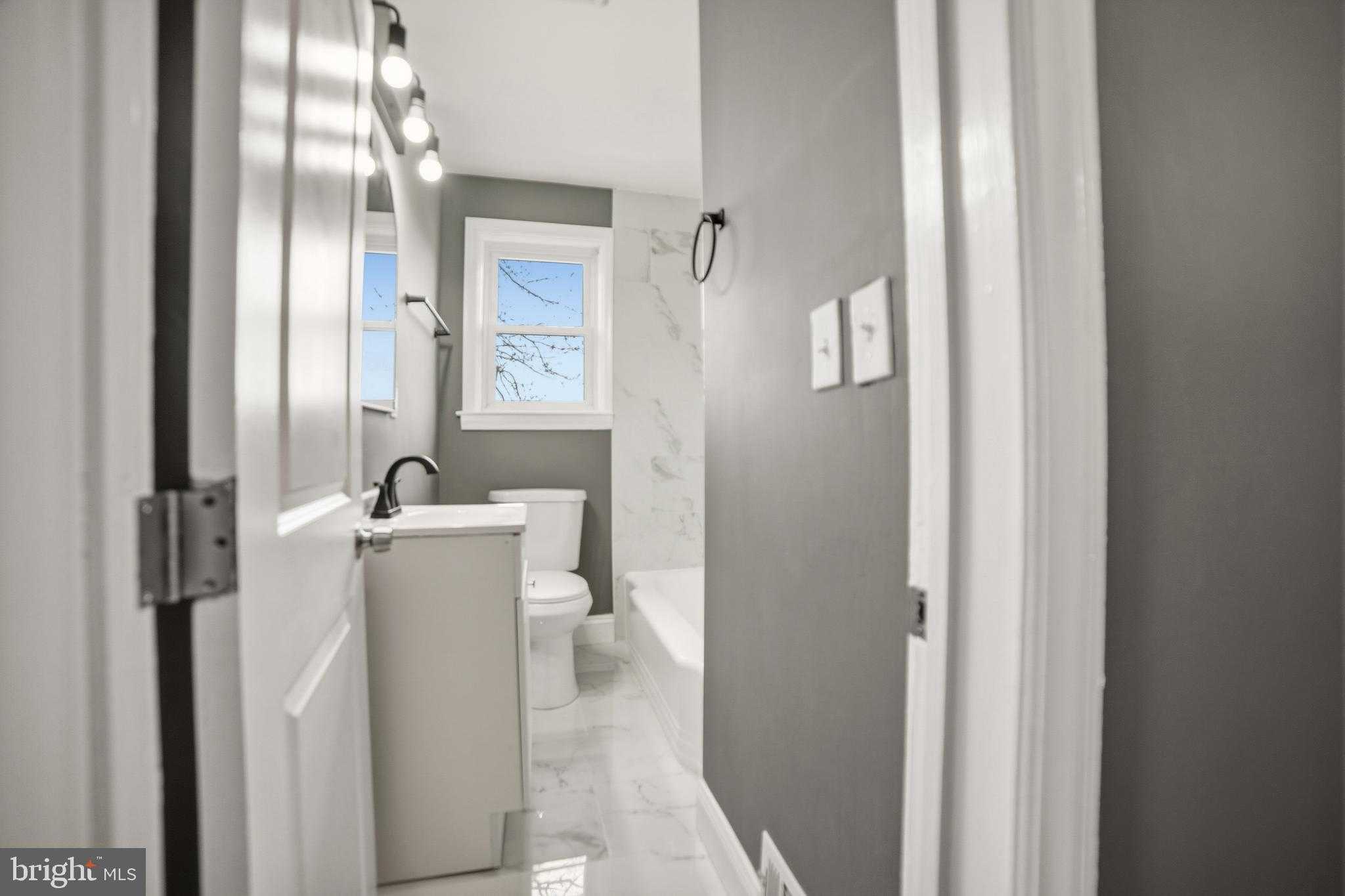 4434 Manorview Rd photo 11