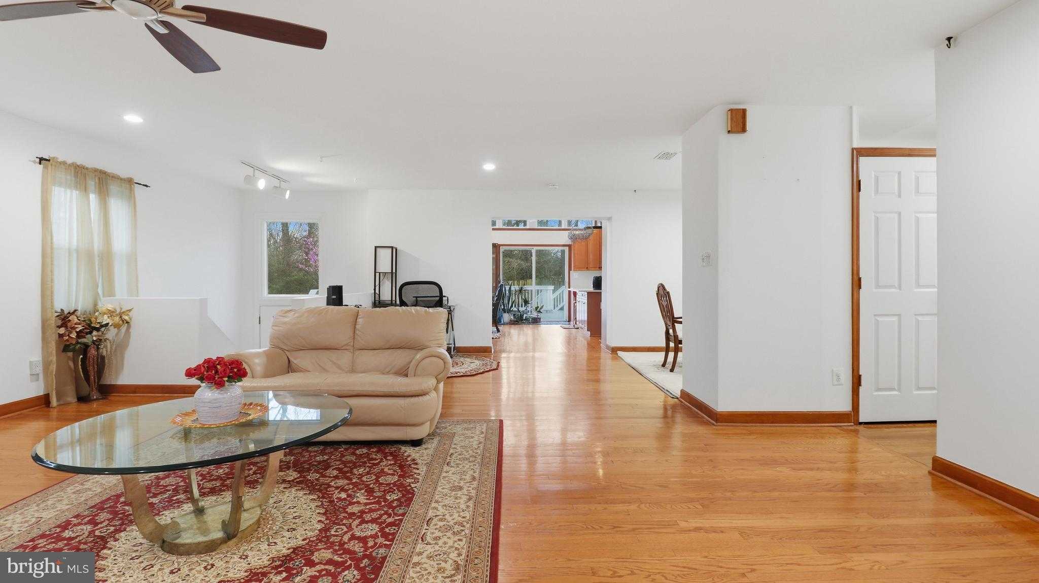 7607 Burnside CT photo 22