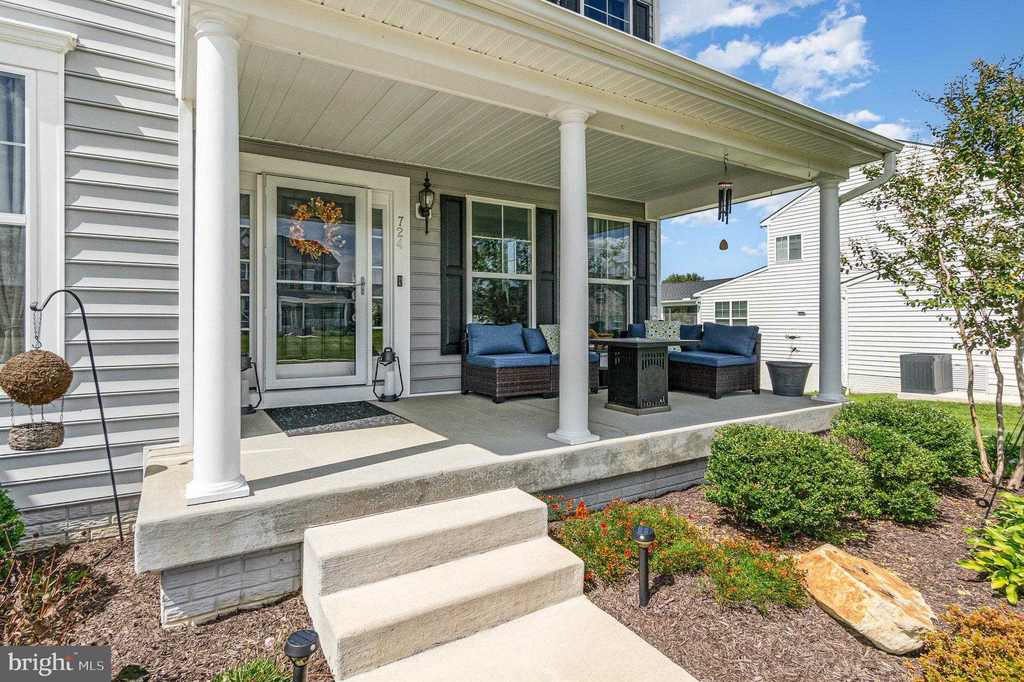 724 Montravel CT photo 6