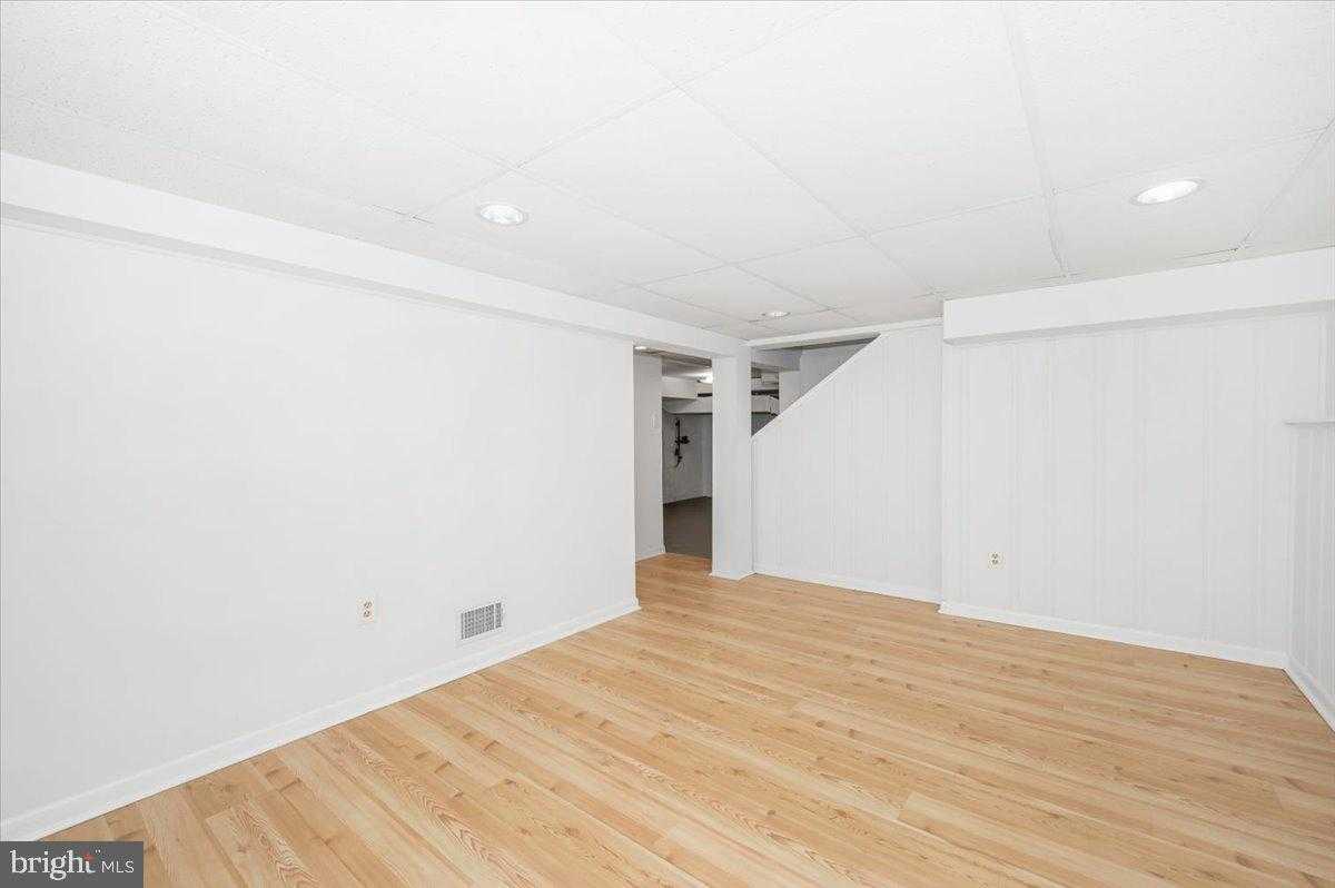 11852 Huggins Dr photo 31