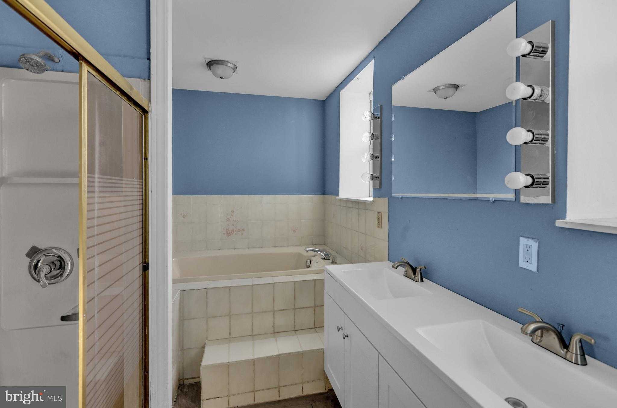 70 N Centre Ave photo 29