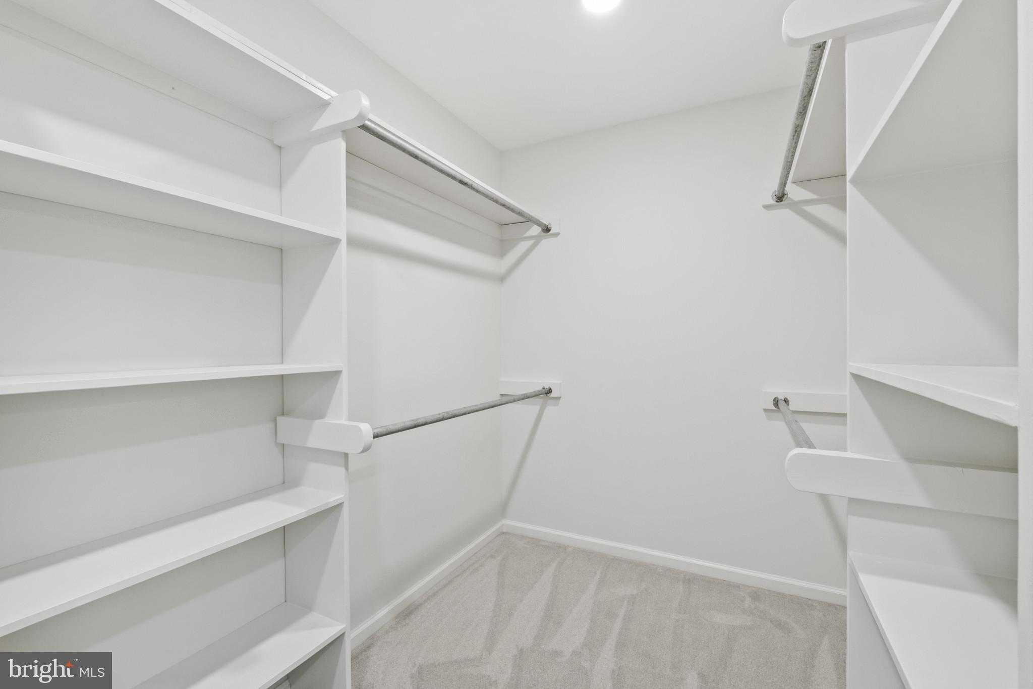 300 Main St photo 39