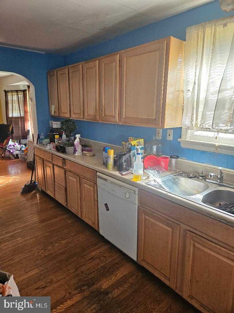 629 Larchmont Ave photo 12