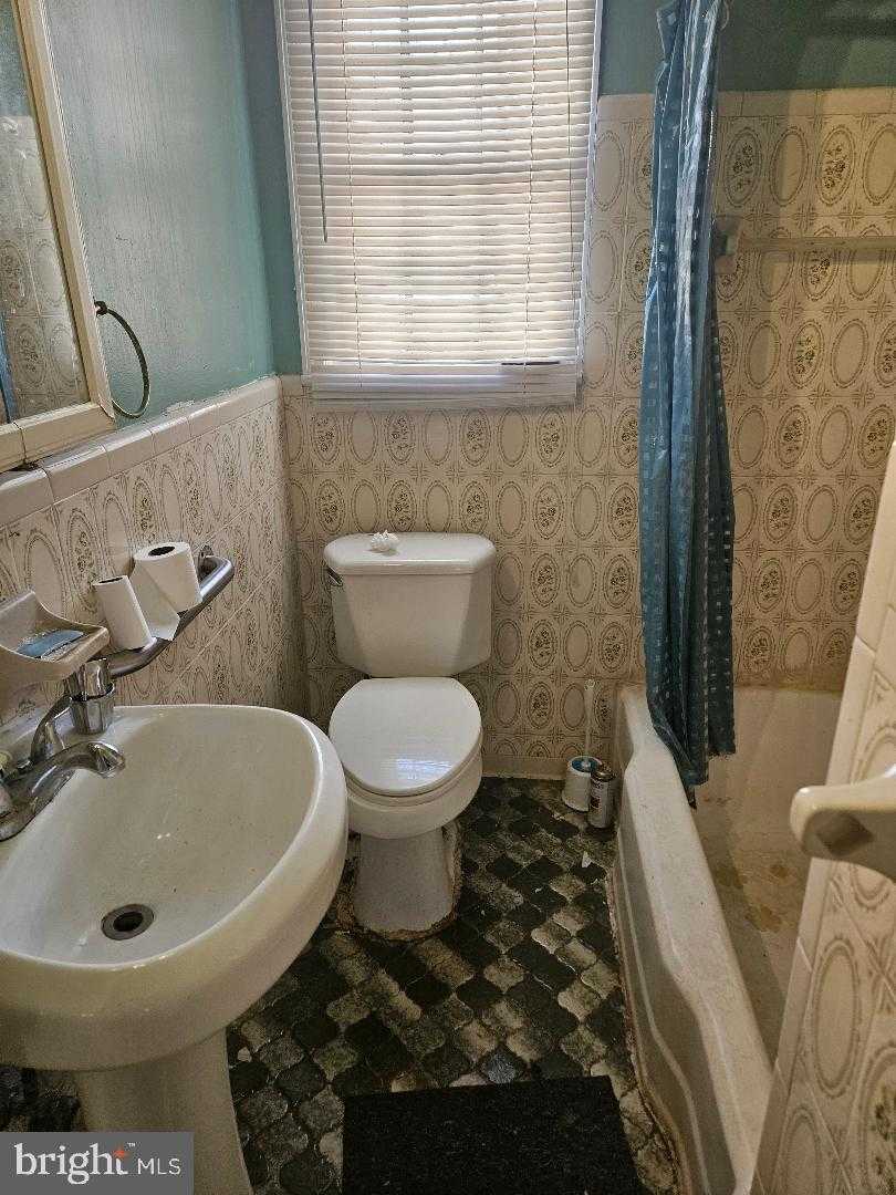 629 Larchmont Ave photo 19