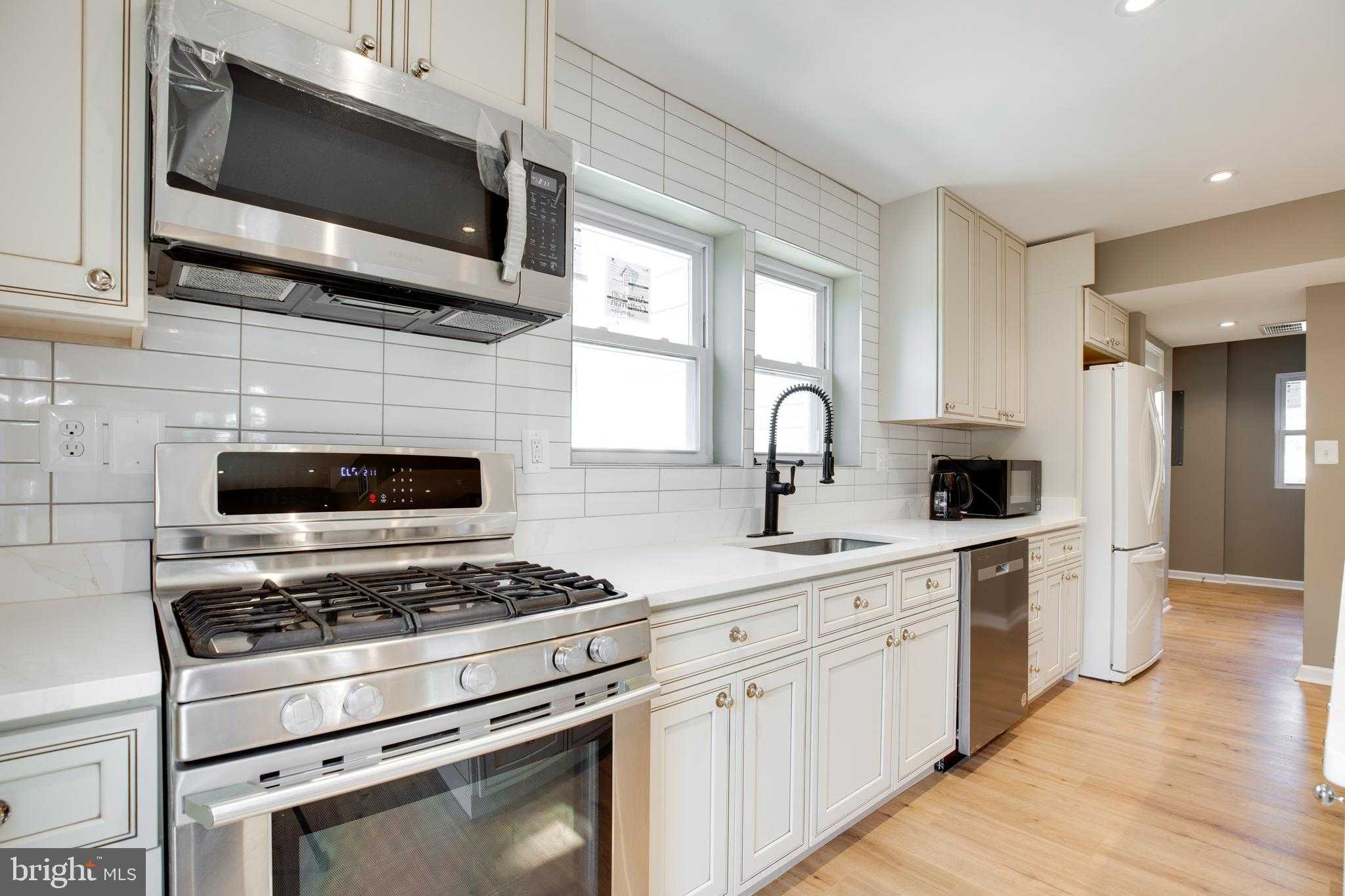 3923 Forest Grove Dr photo 9