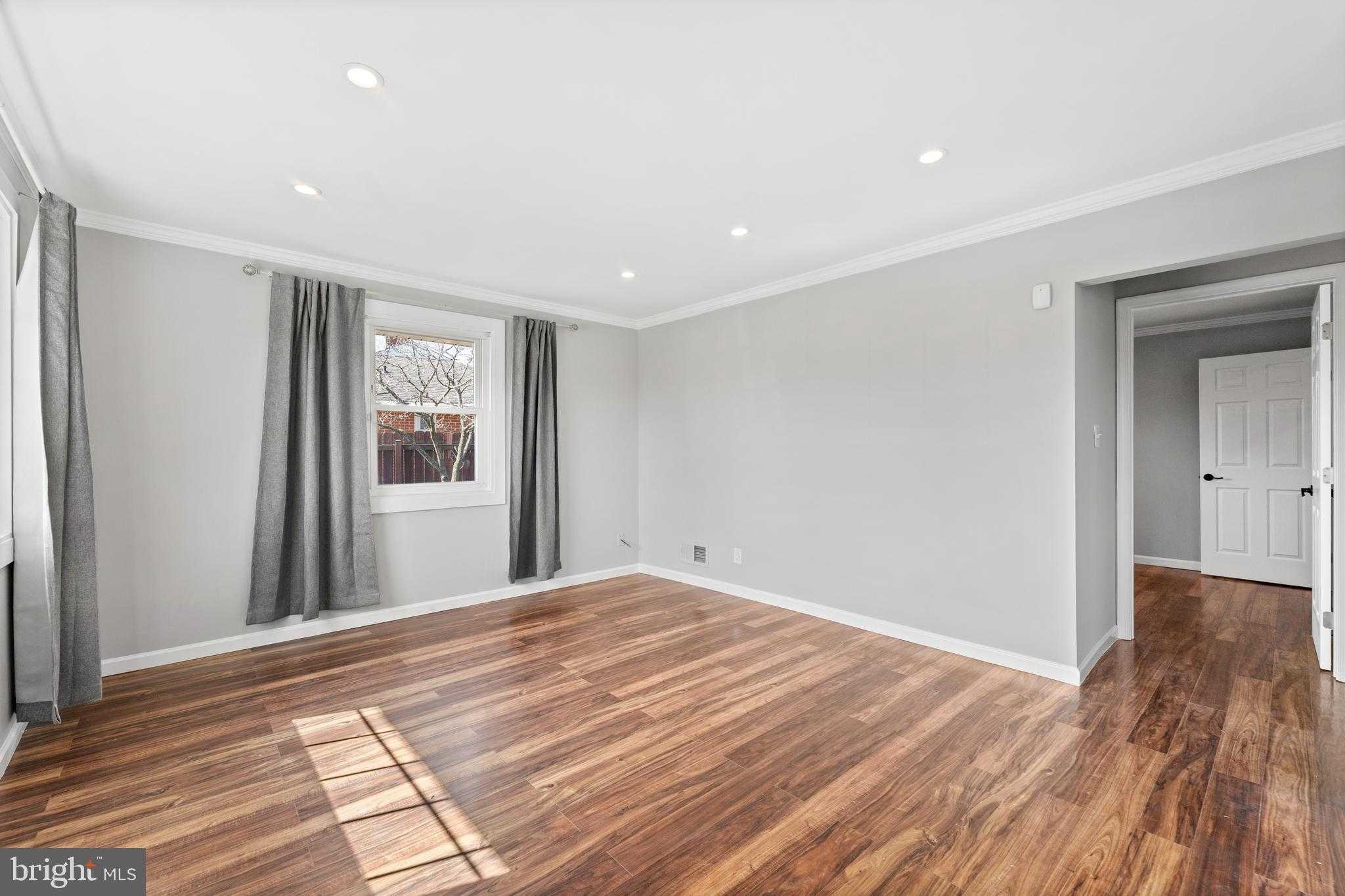 501 Hanson Ave photo 18