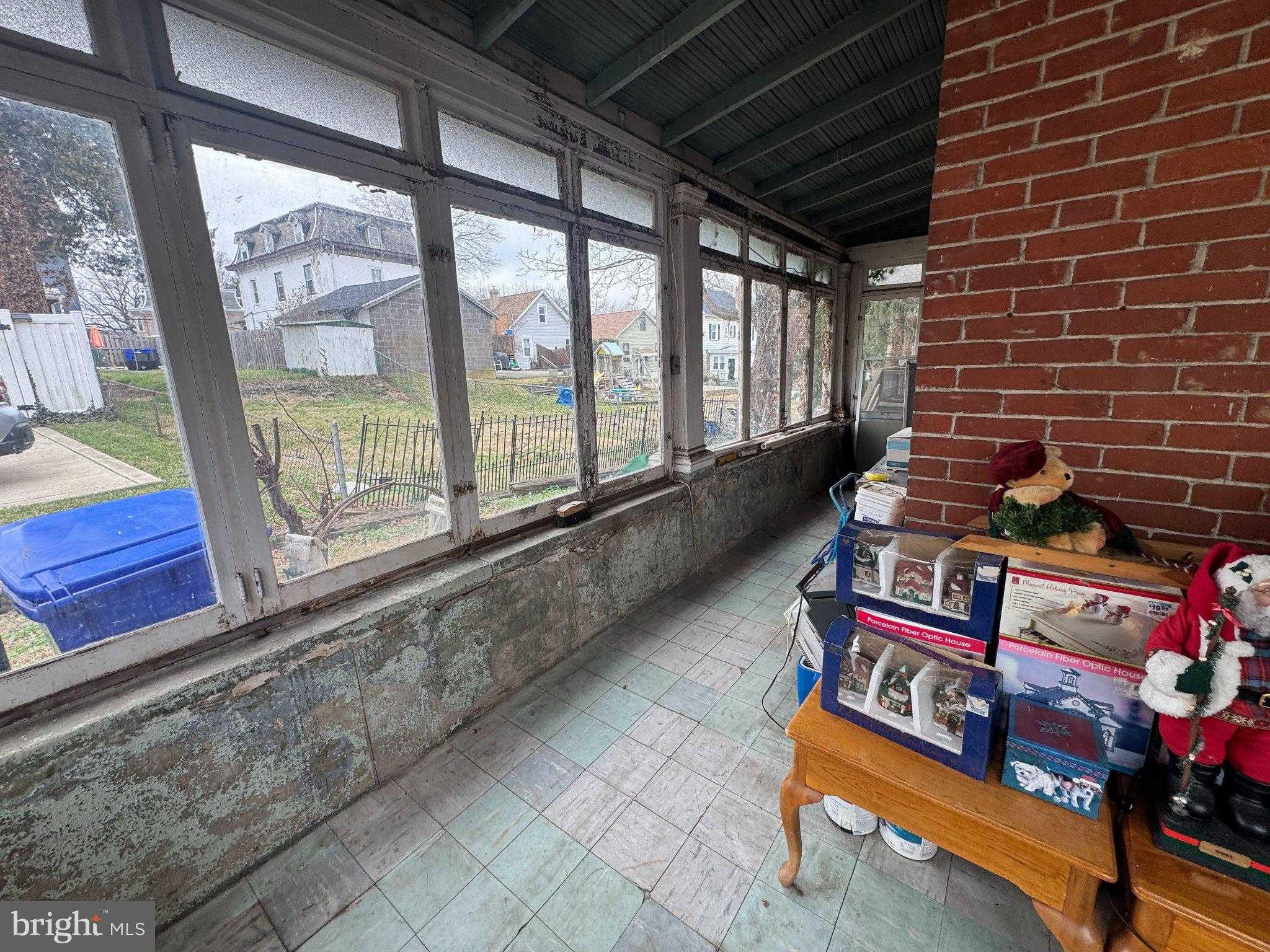 548 Woodland Ave photo 3