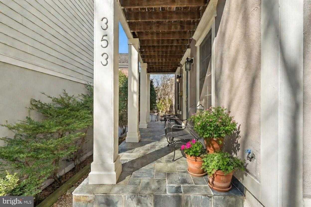 353 Alfandre Mews photo 2