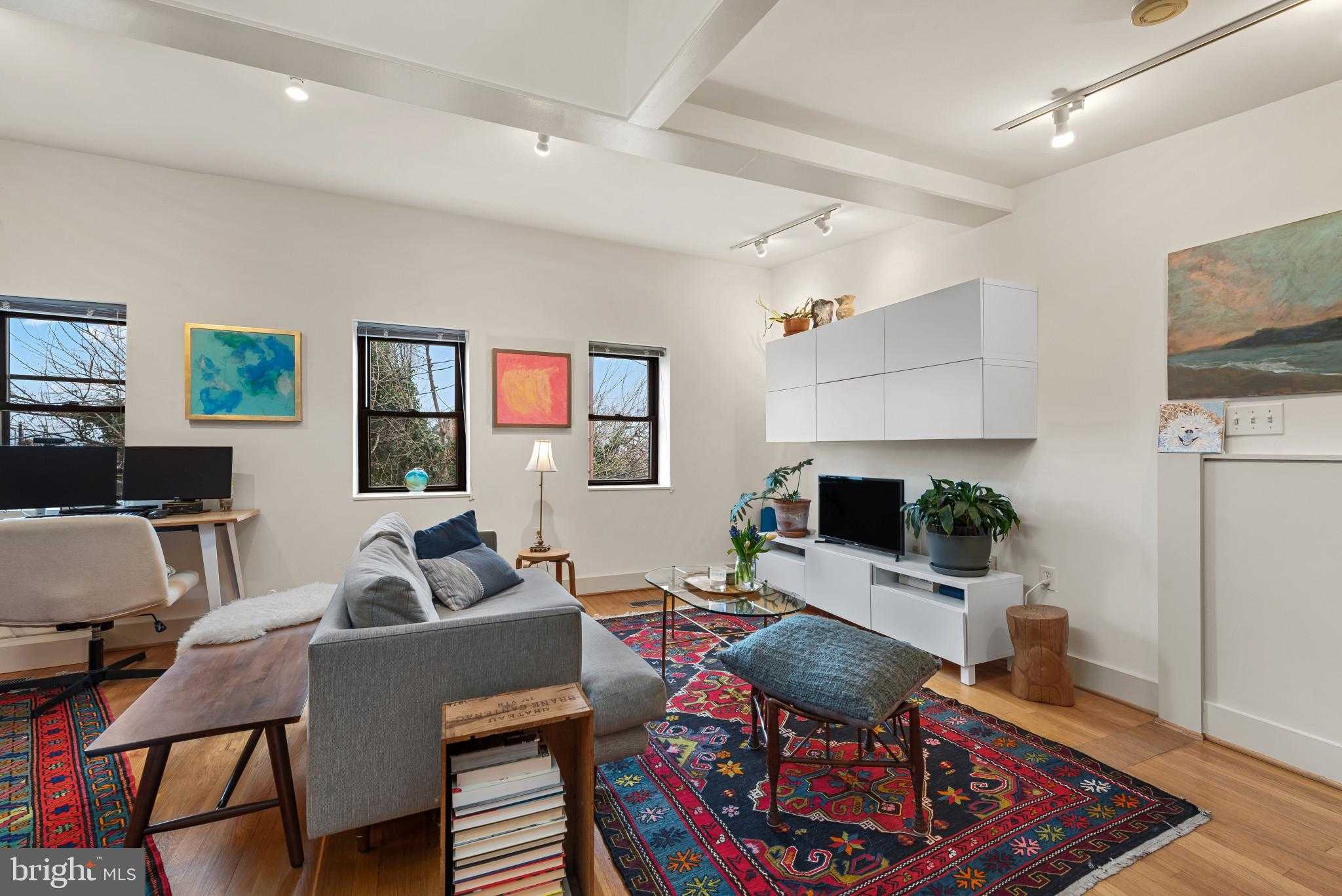 204 S Castle St photo 9