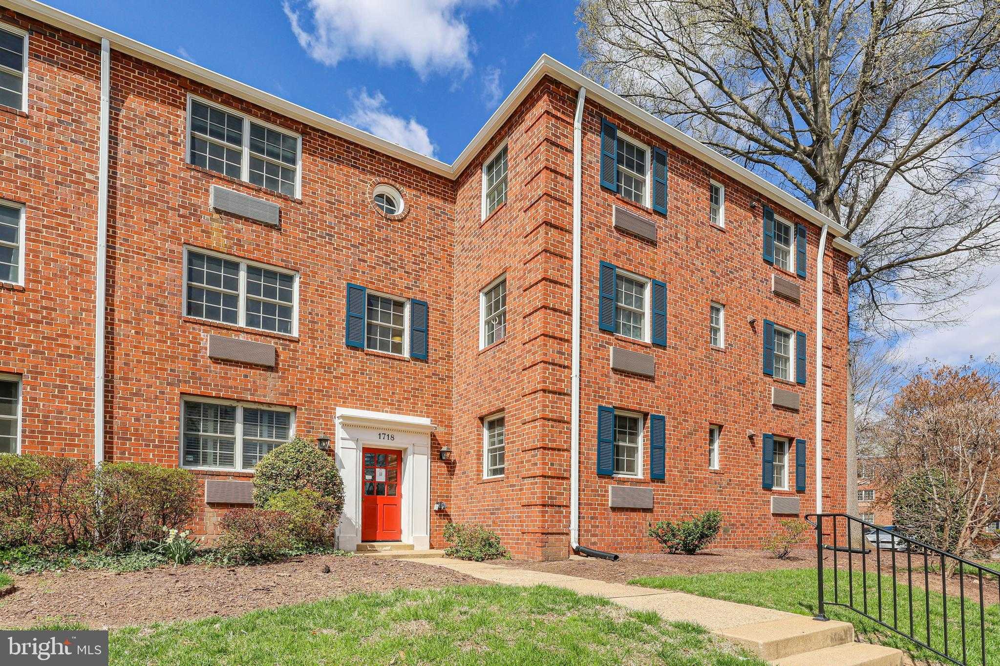 1718 W Abingdon Dr Apt 103 photo 3