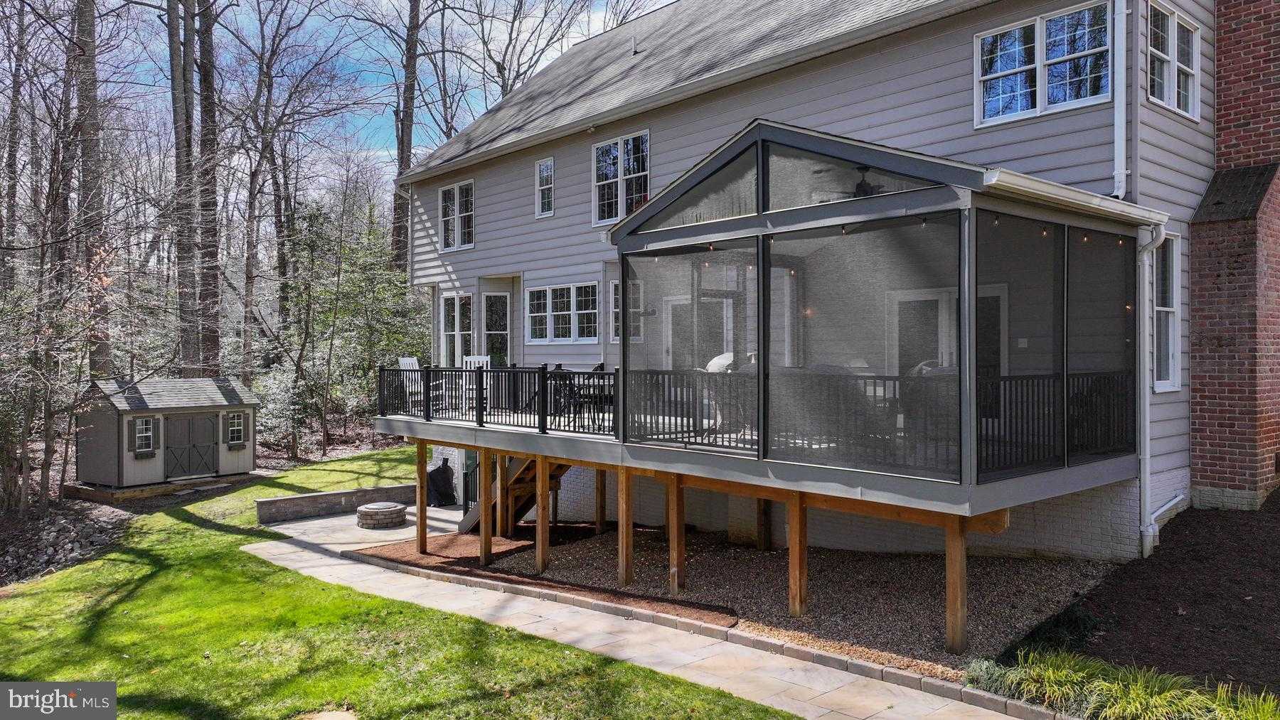 906 Elsie Barber CT photo 4