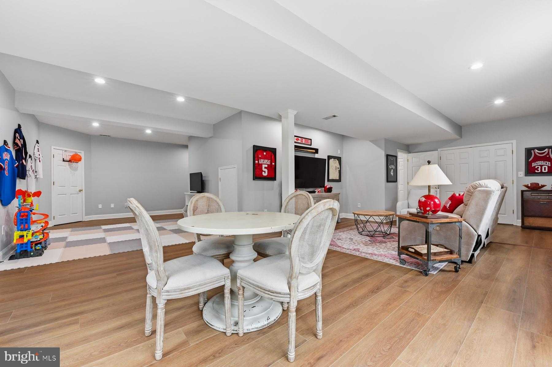 906 Elsie Barber CT photo 64