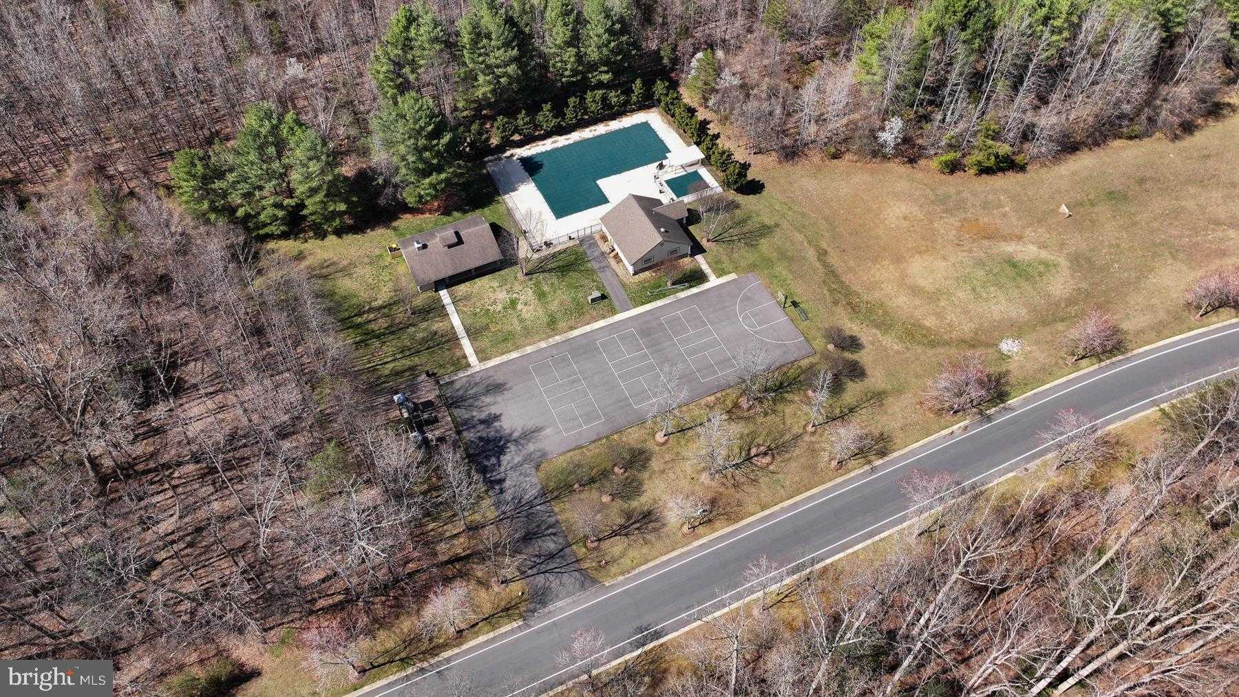 906 Elsie Barber CT photo 90